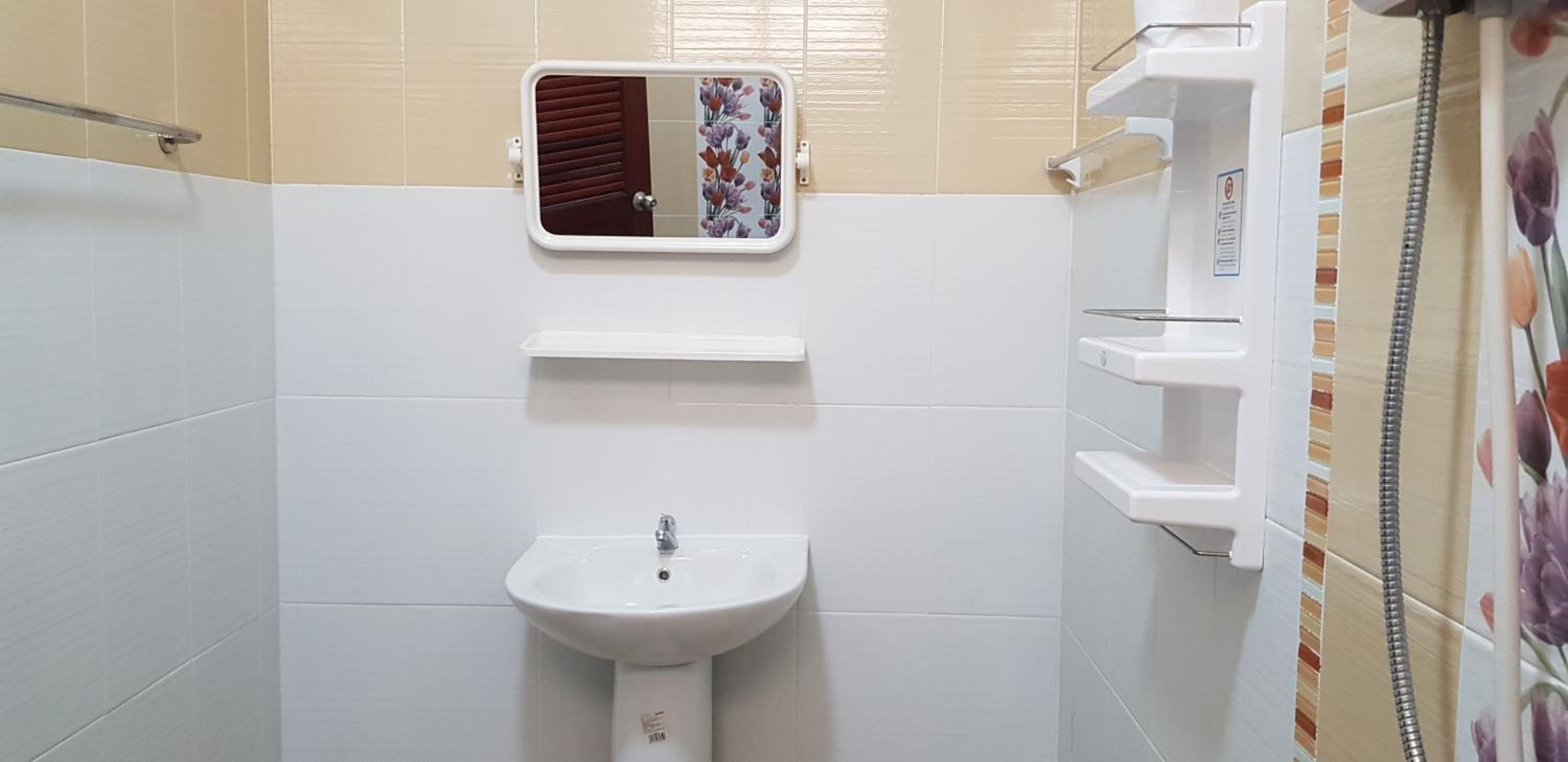 Double Room with Private Bathroom - Photo 8