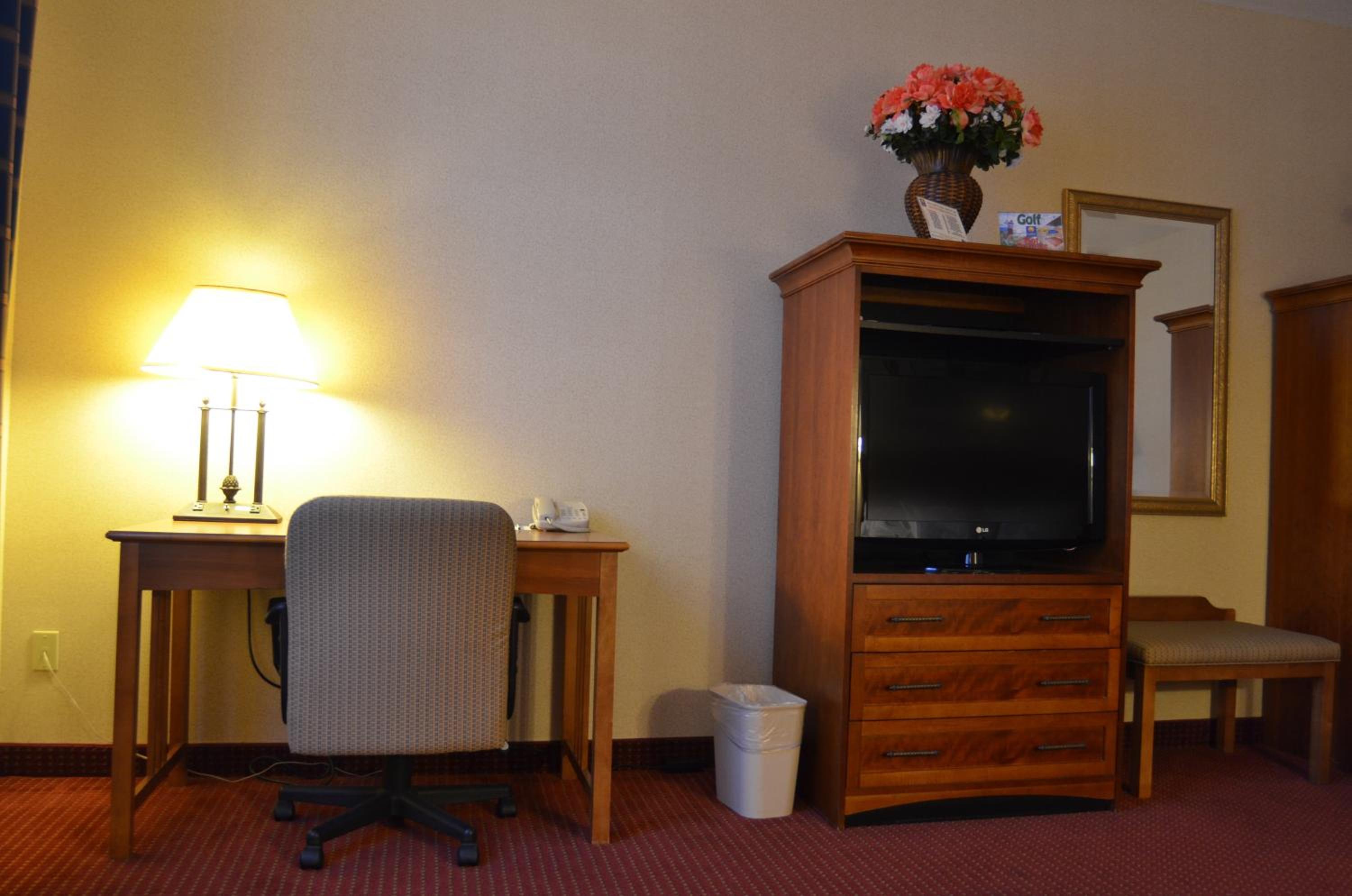 King Room - Non-Smoking photo 2