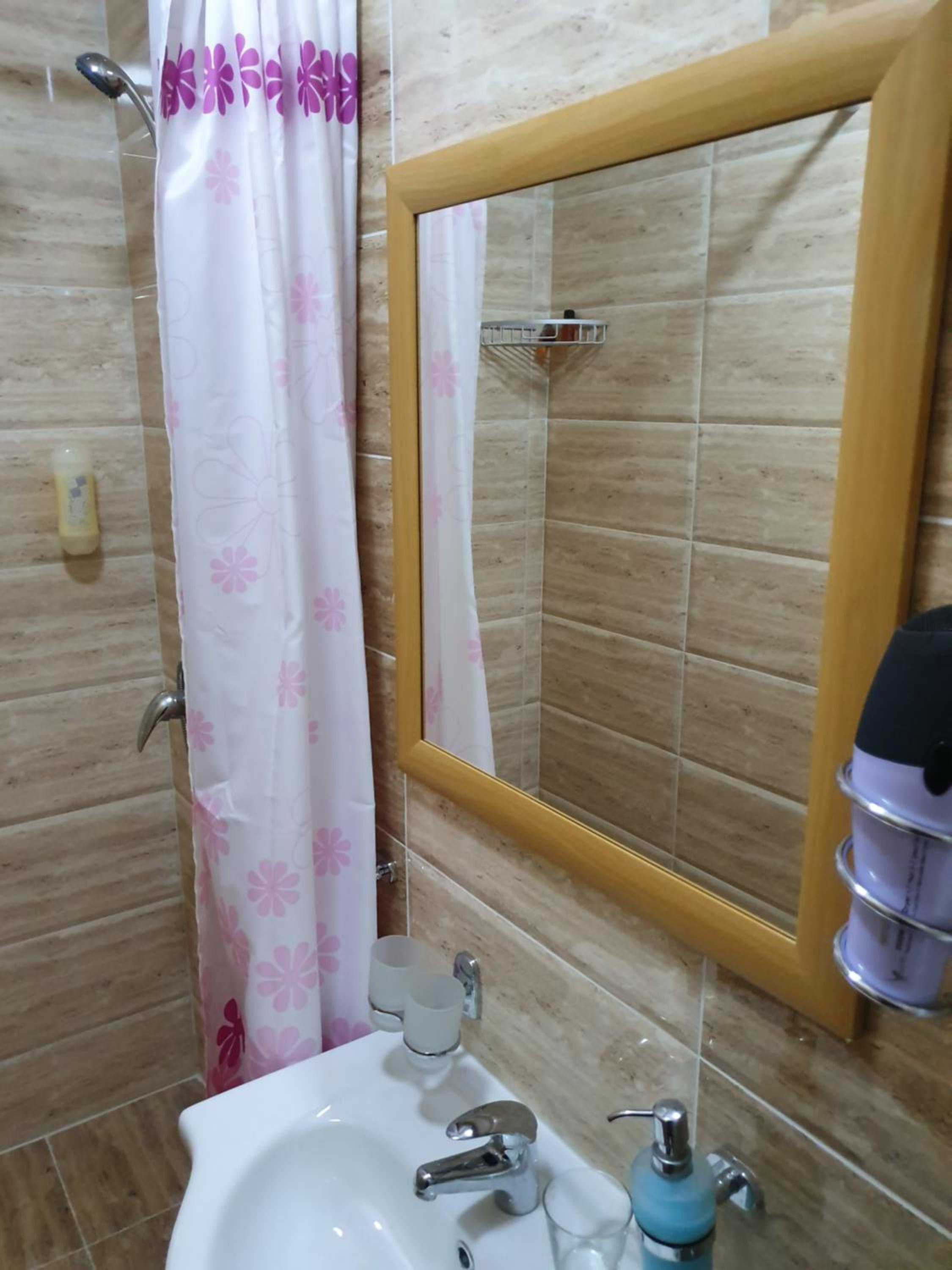 Double or Twin Room with Bathroom - Photo 8