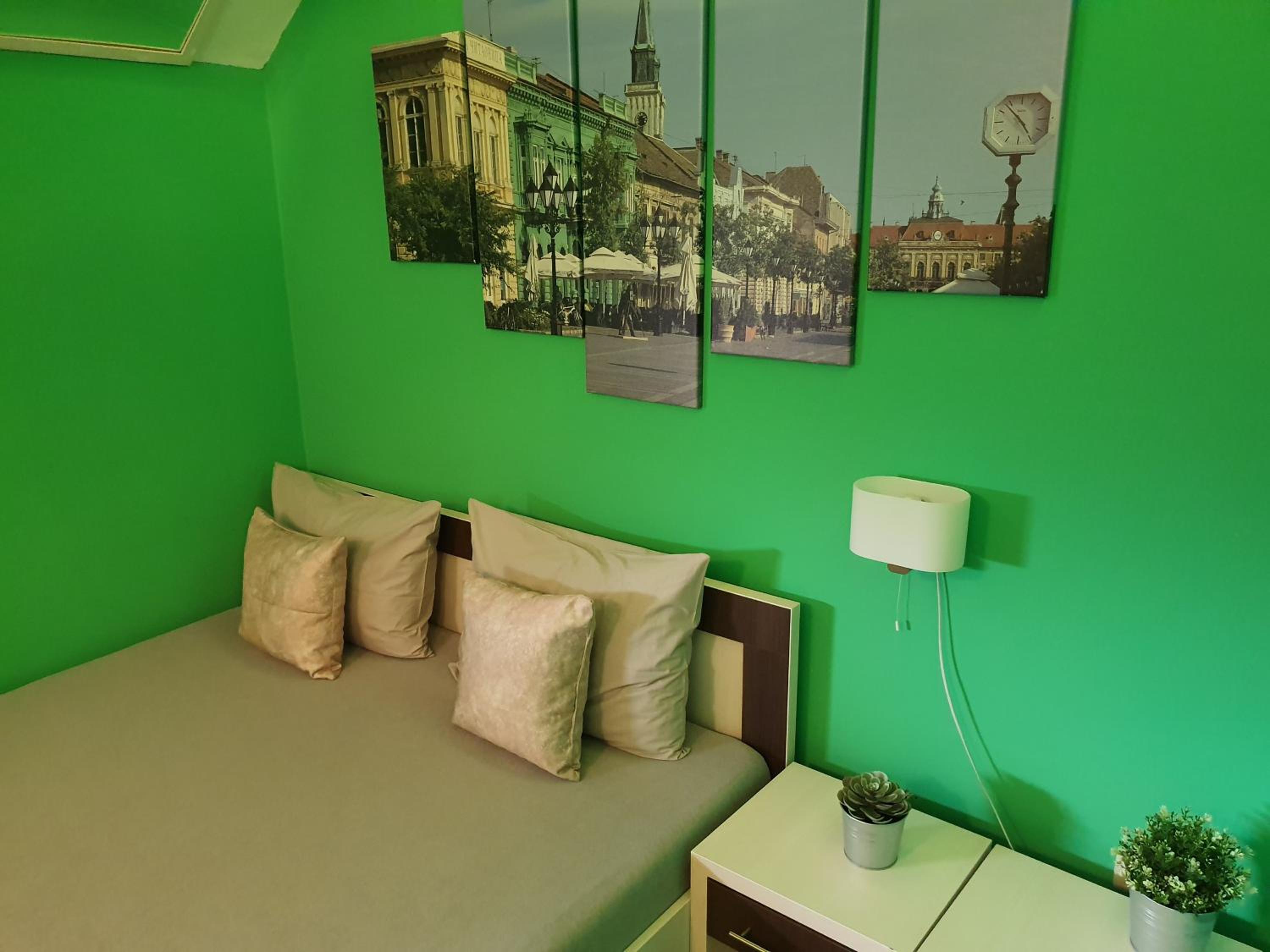 Double or Twin Room with Private Bathroom - Photo 7