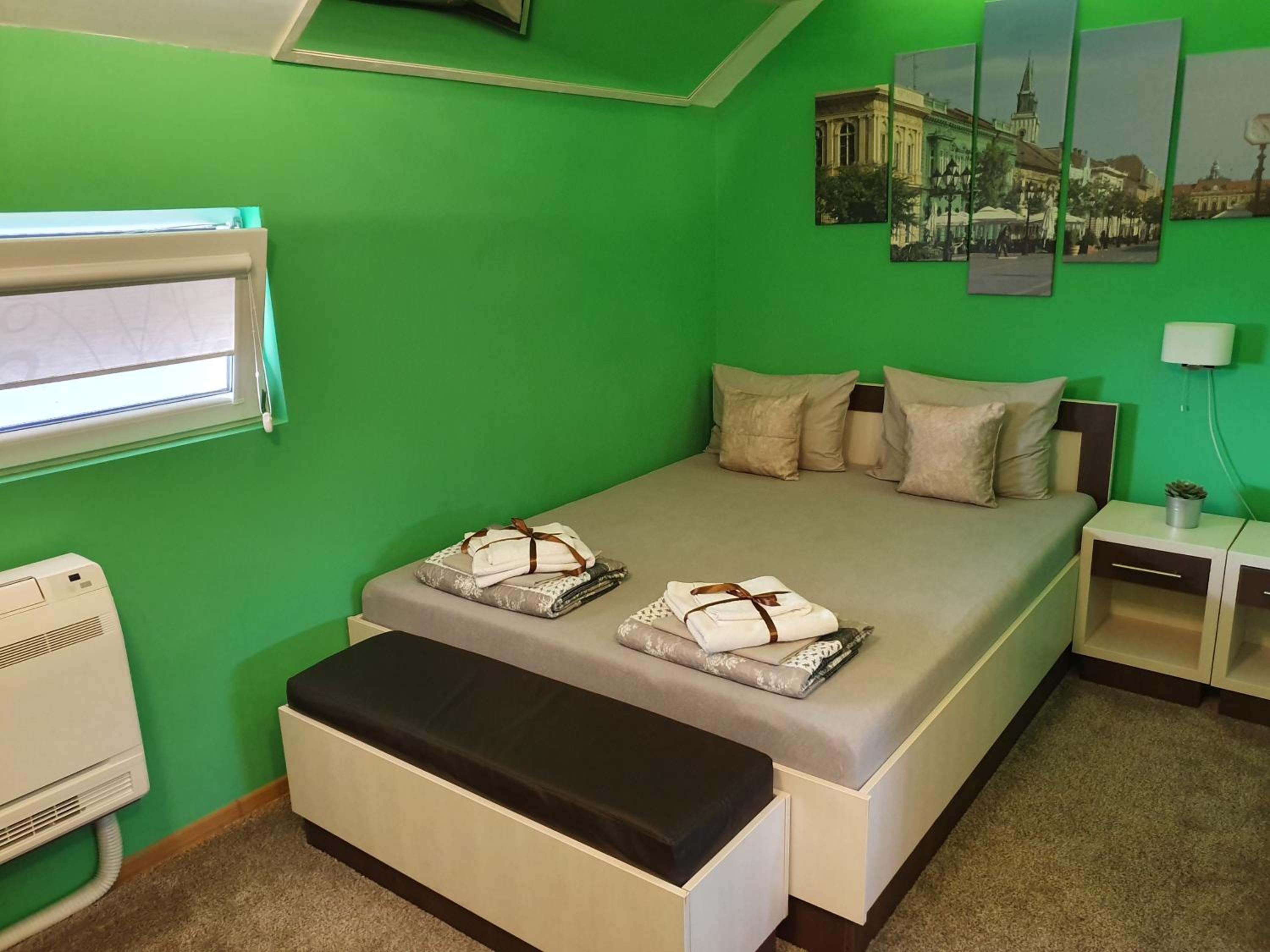 Double or Twin Room with Private Bathroom - Photo 4