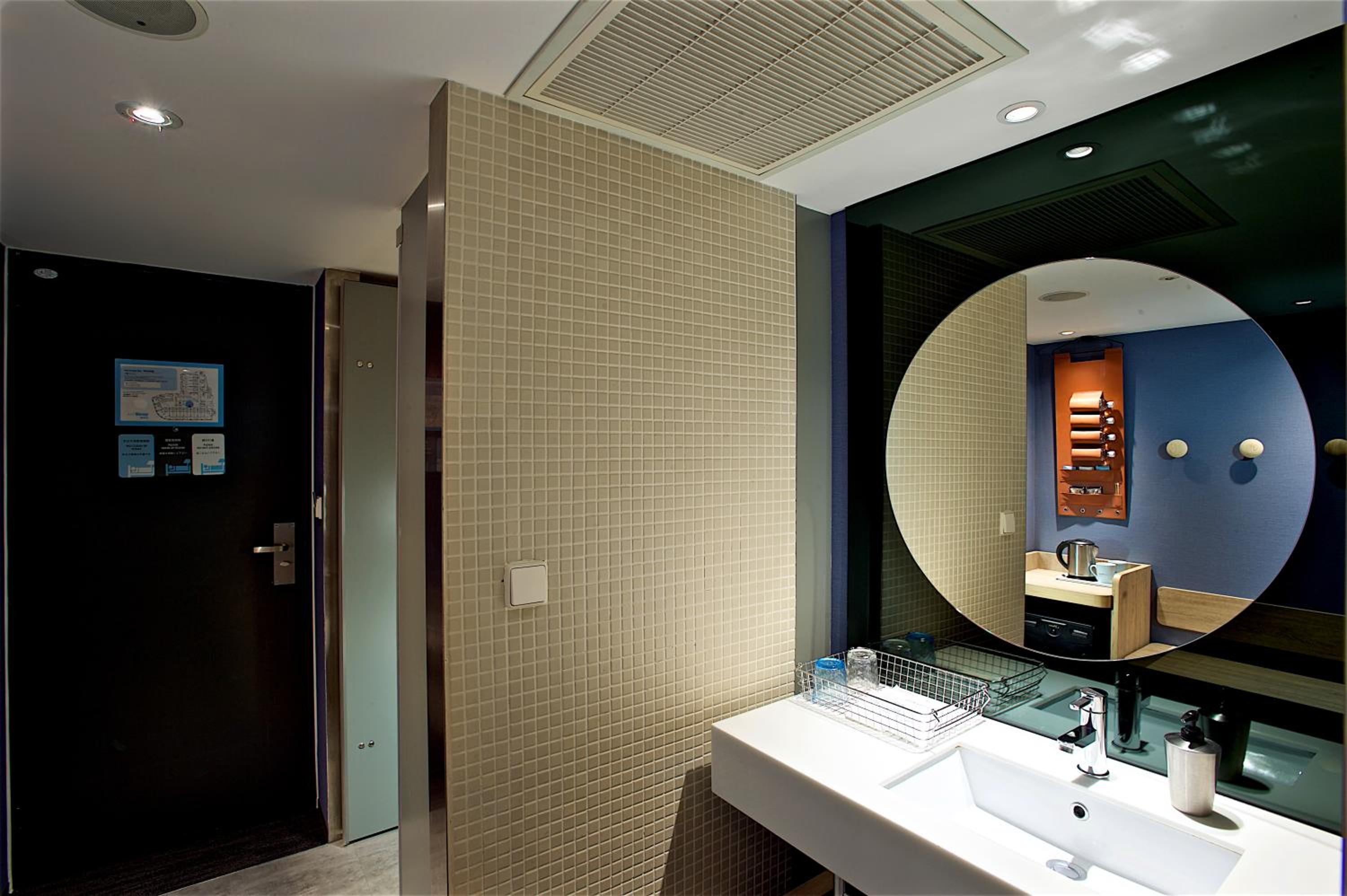 Superior Double Room thumbnail 6