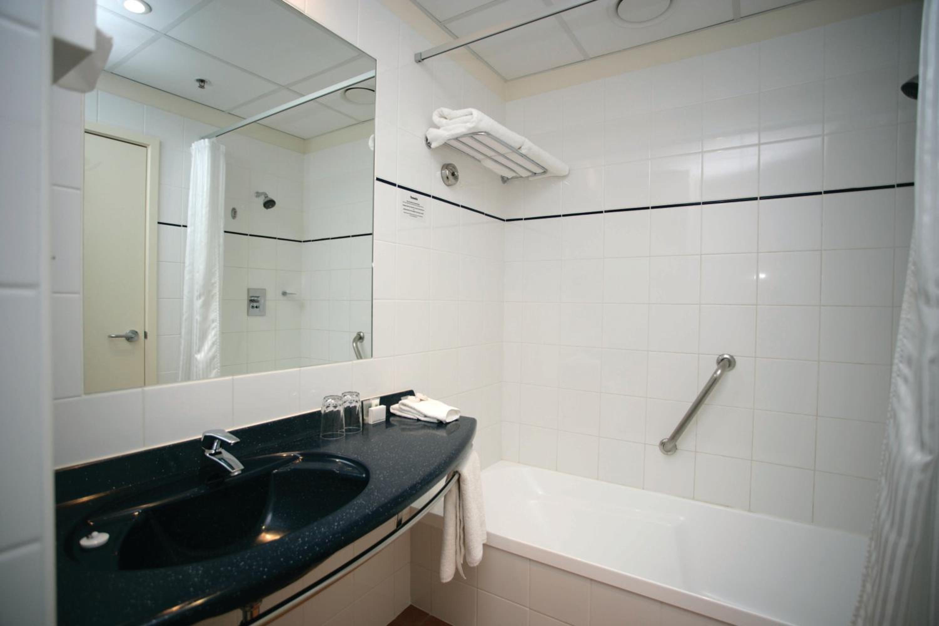Tower Standard Twin Room - Photo 3