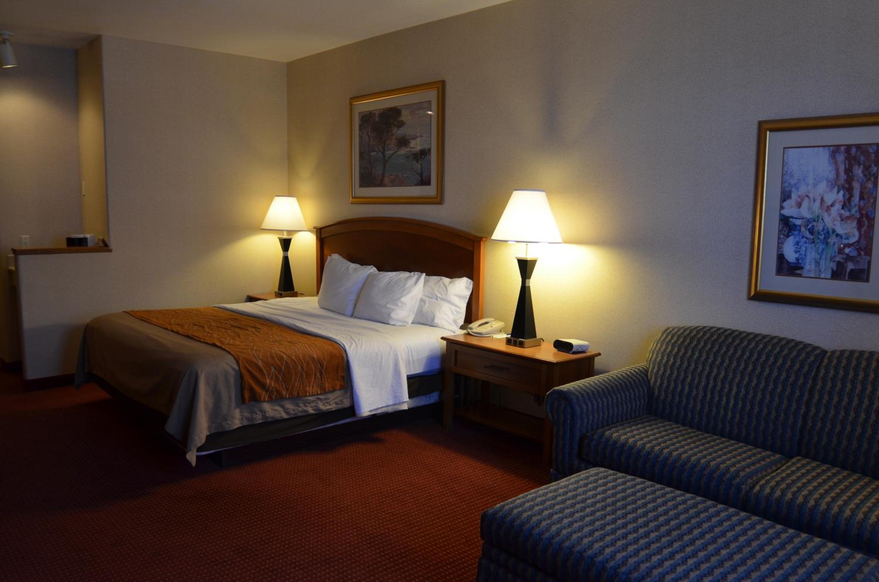 King Room - Non-Smoking photo 3