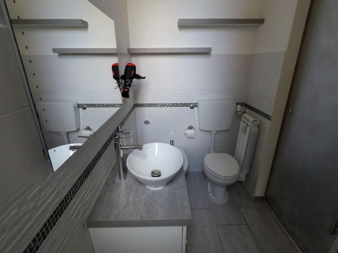 One-Bedroom Apartment - Photo 4
