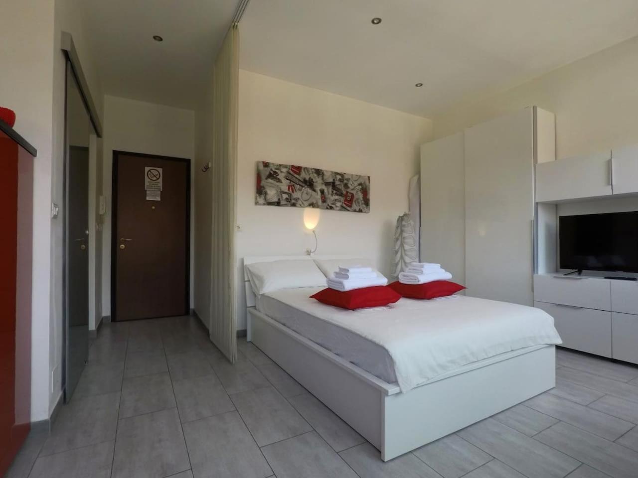 One-Bedroom Apartment - Photo 5