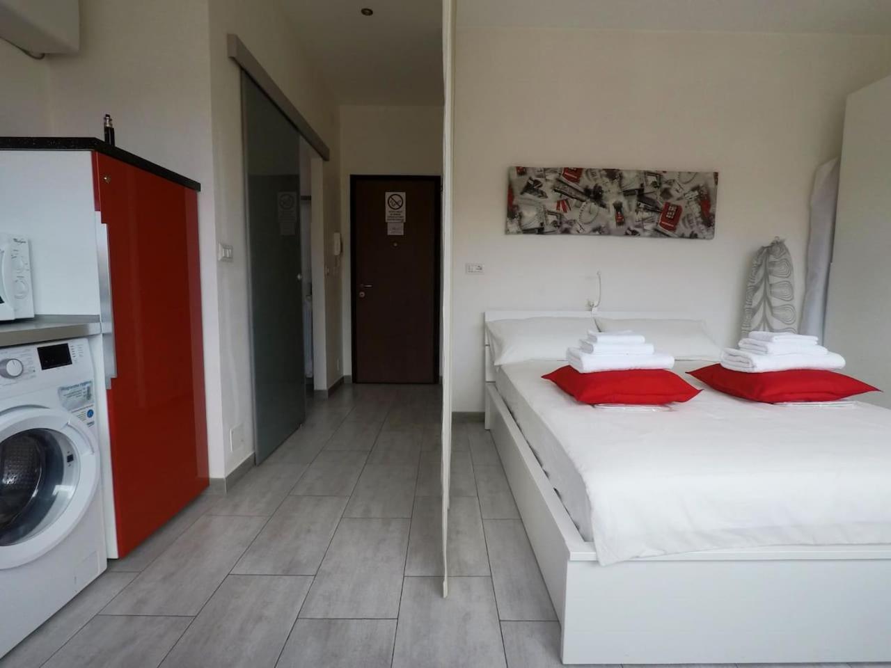 One-Bedroom Apartment - Photo 6