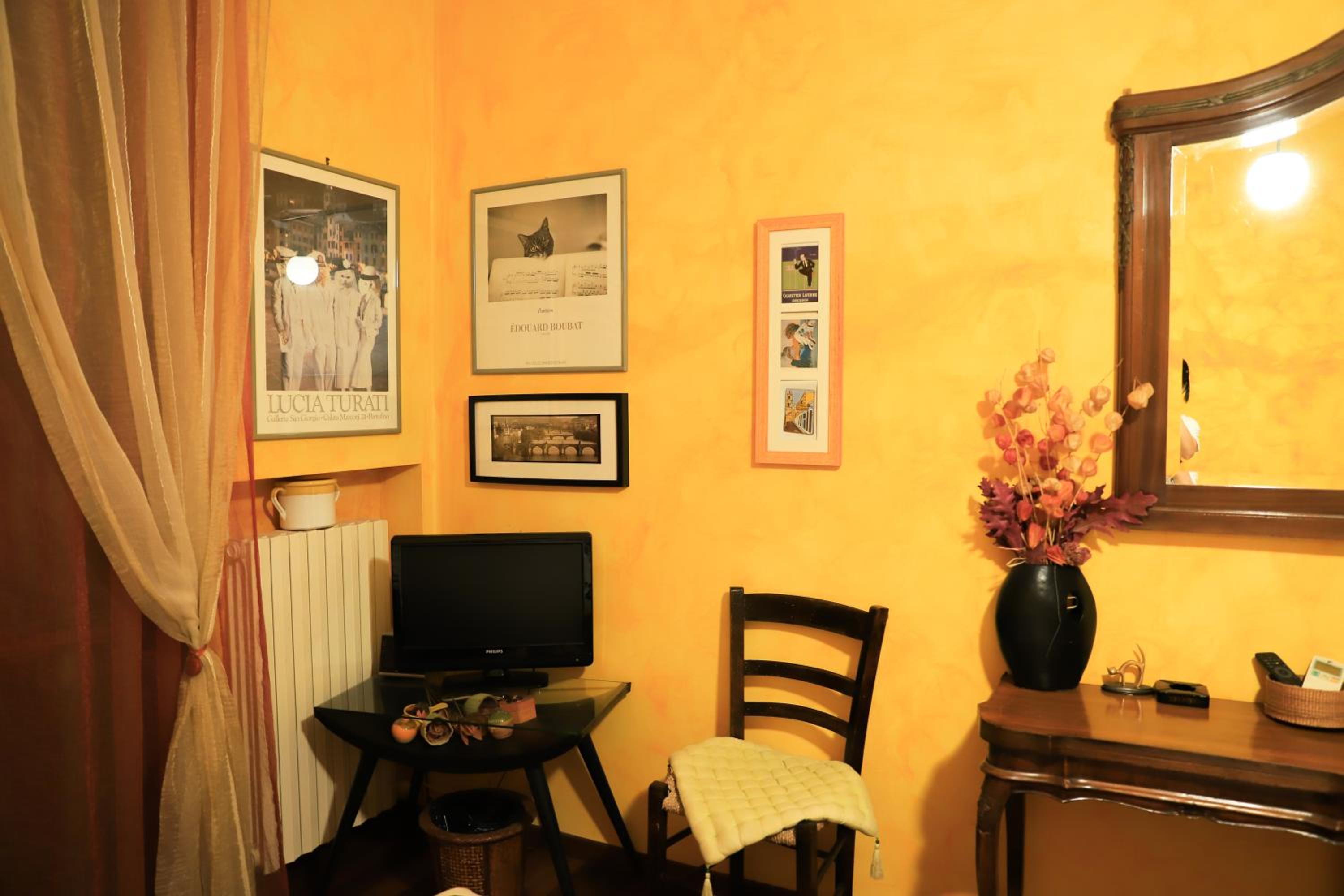 Double or Twin Room with Garden View - Photo 4