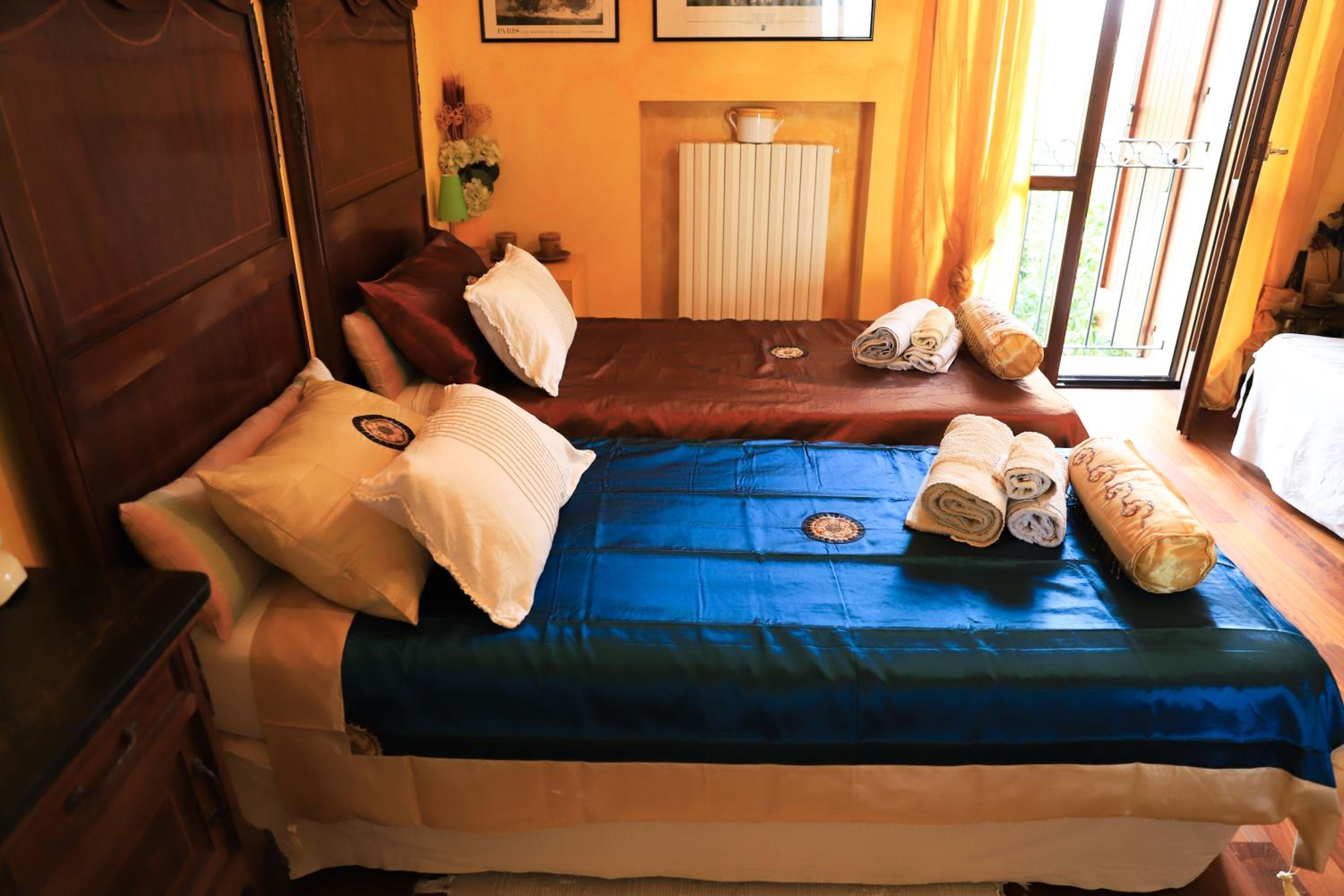 Double or Twin Room with Pool View - Photo 25