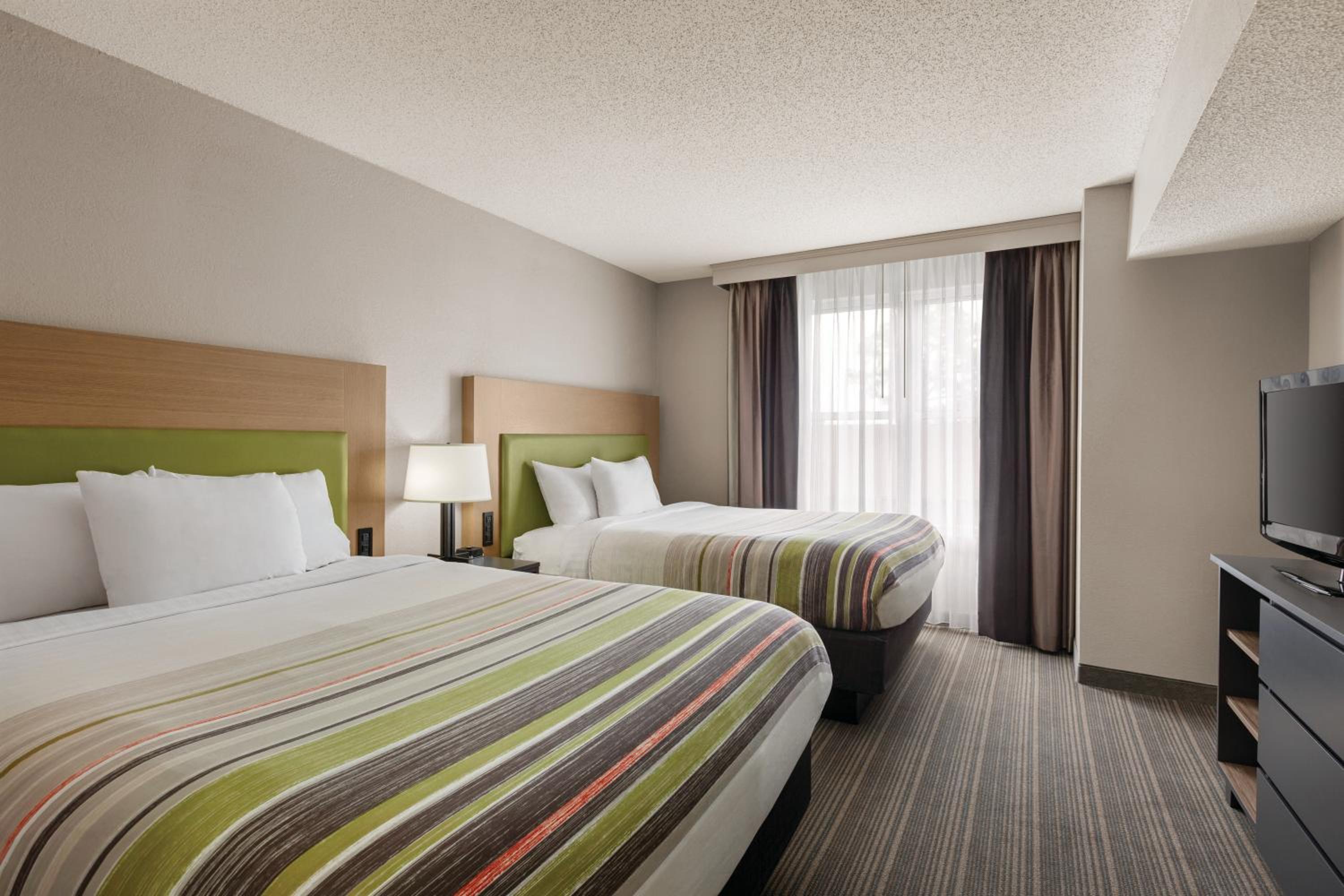 One-Bedroom Suite with Two Queen Beds - Non-Smoking - Photo 1