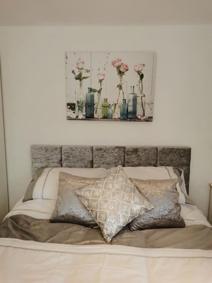 One-Bedroom House photo 1