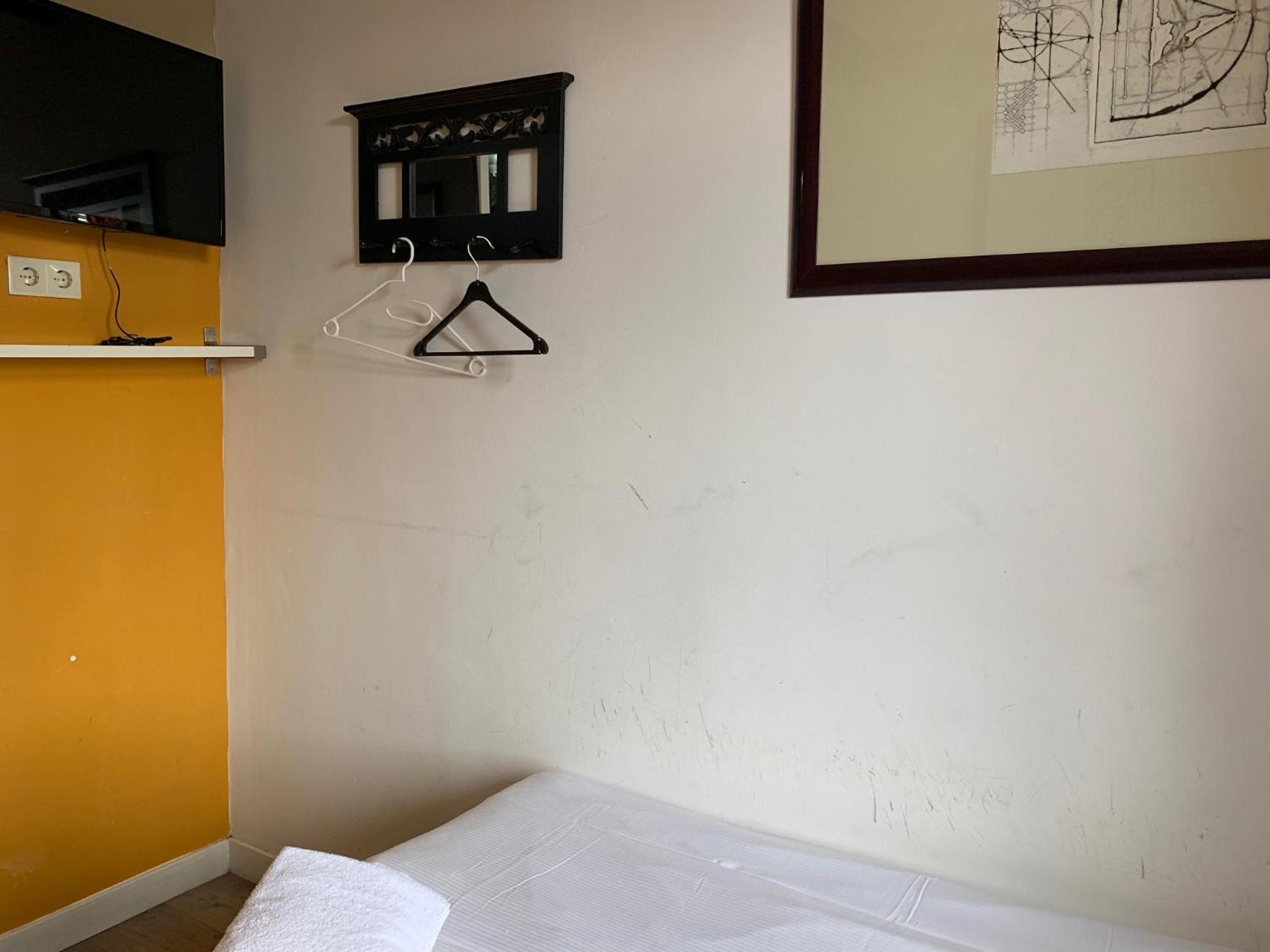 Single Room with Private External Bathroom photo 3