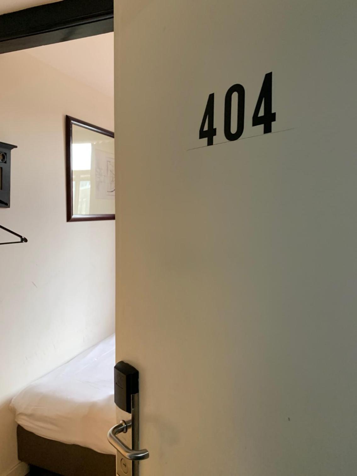 Single Room with Private External Bathroom photo 1