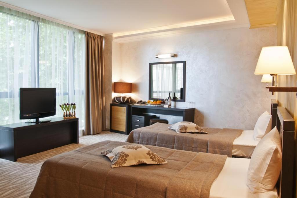 Deluxe Twin Room photo 3