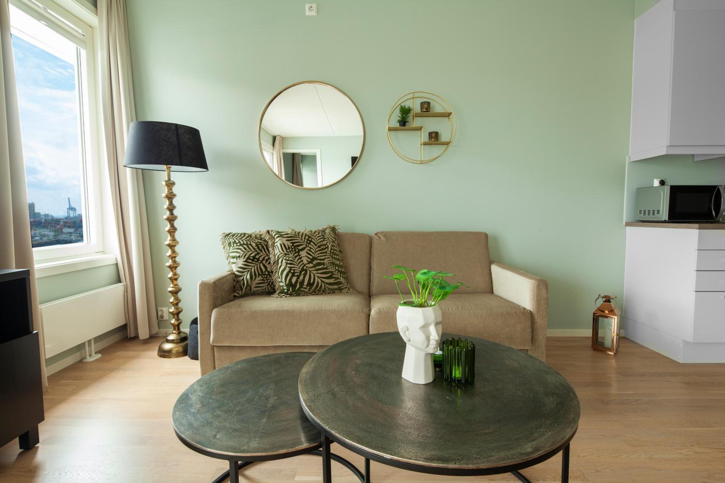 One-Bedroom Apartment photo 2