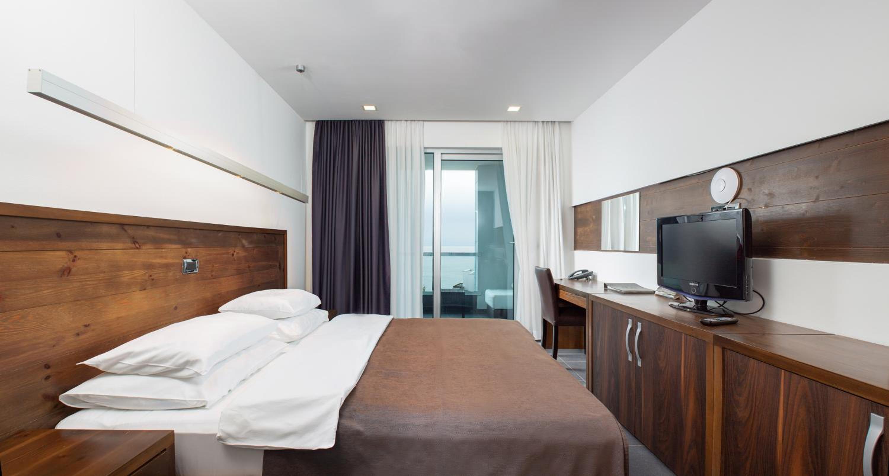 Standard Double or Twin Room - Photo 1