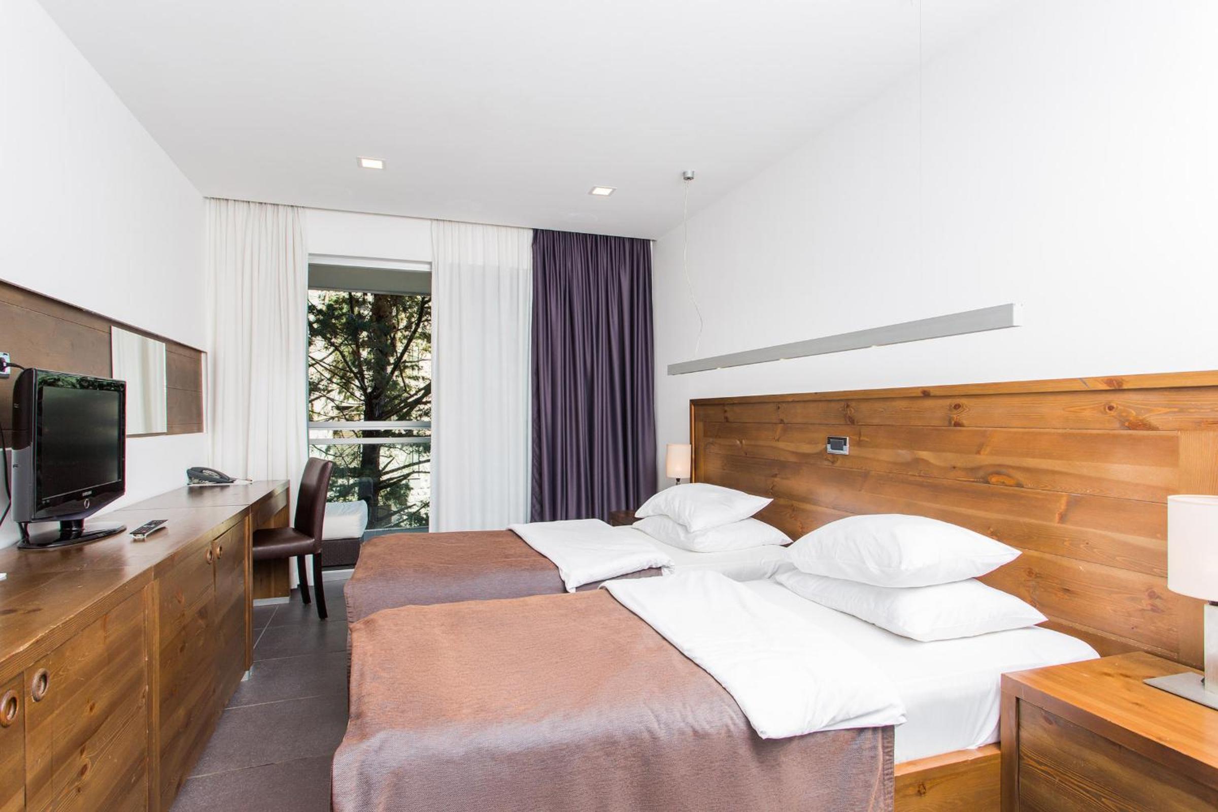 Standard Double or Twin Room - Photo 5
