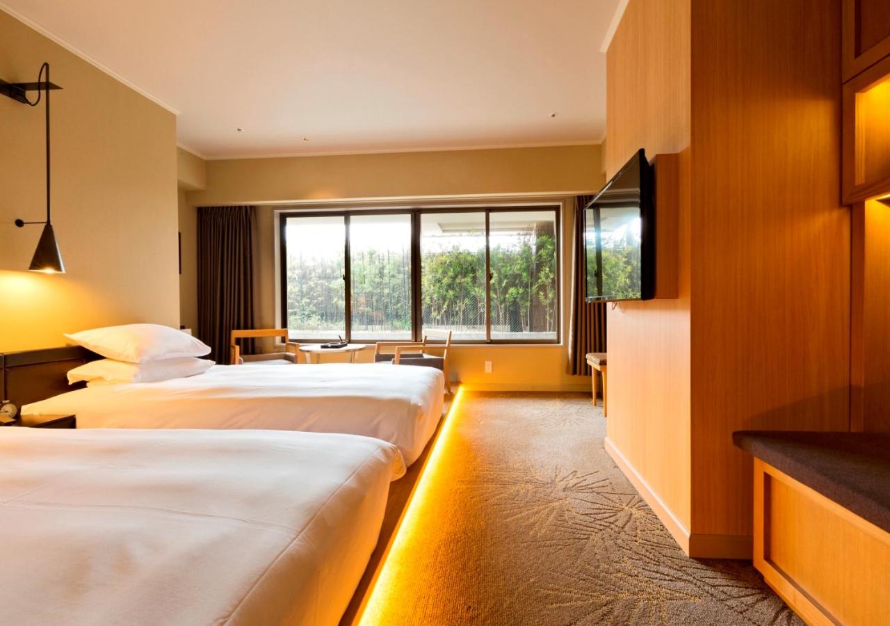 Luxury Twin Room with Club Lounge Access - Breakfast Included - Non-Smoking