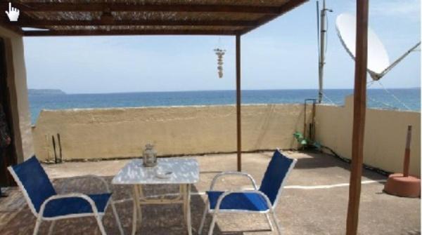 Standard Twin Room with Sea View - Photo 2