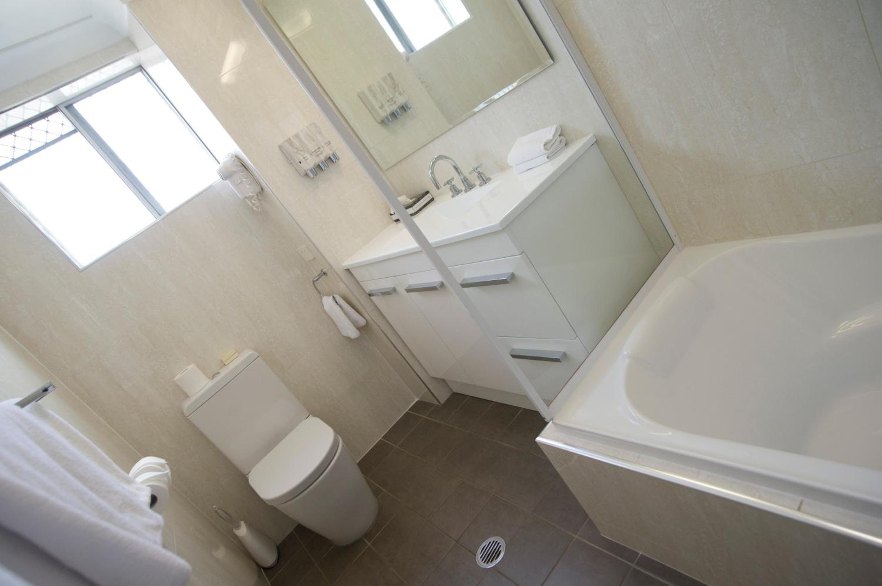 Two-Bedroom Suite - Photo 2