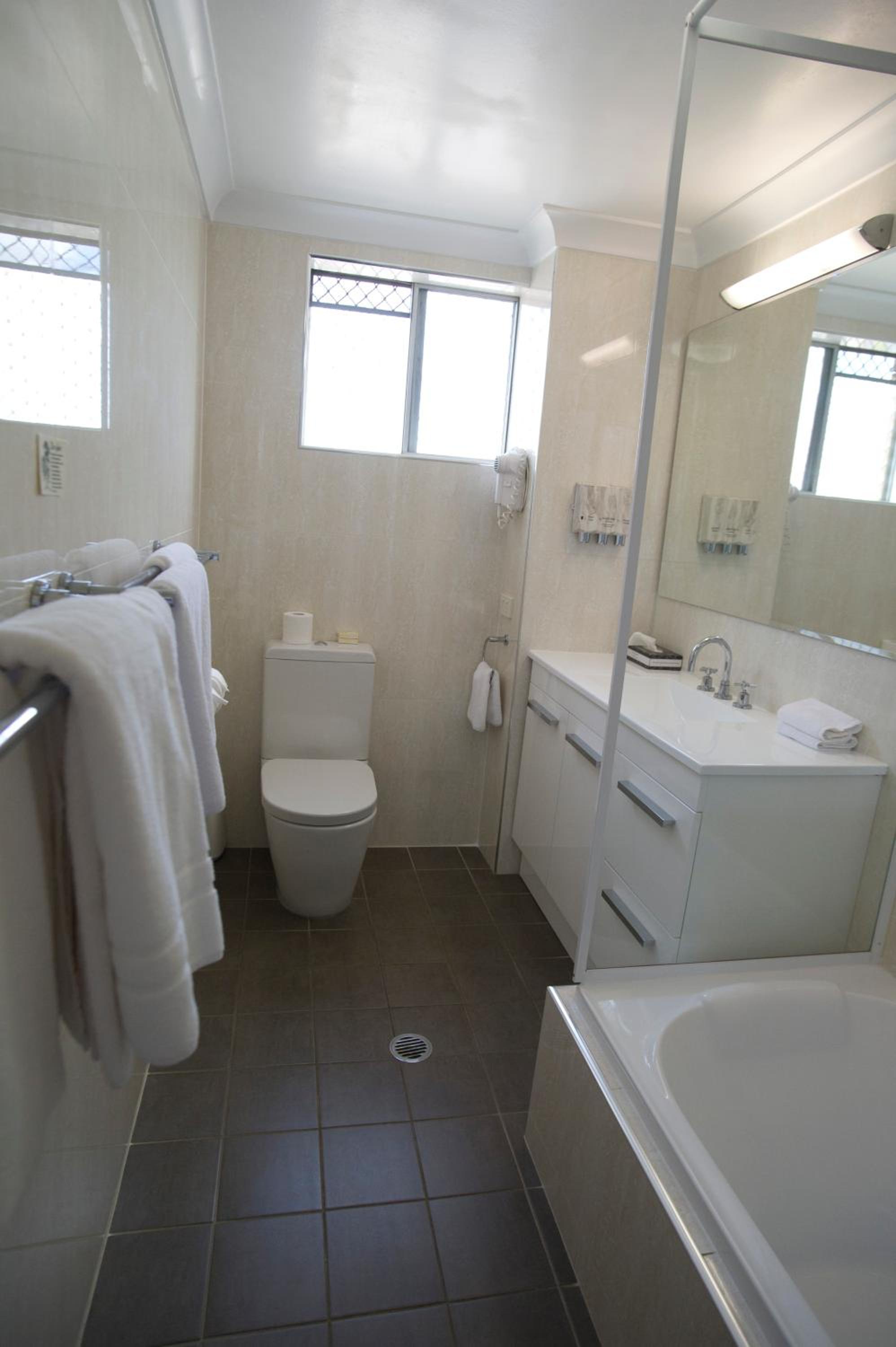 Two-Bedroom Suite - Photo 3