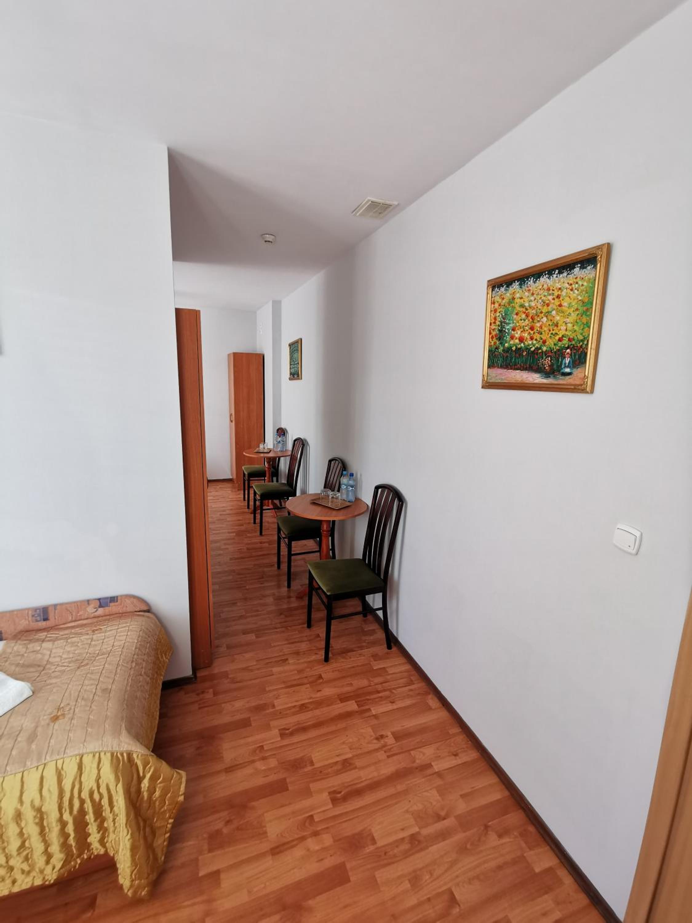 Quadruple Room with Private Bathroom - Photo 1