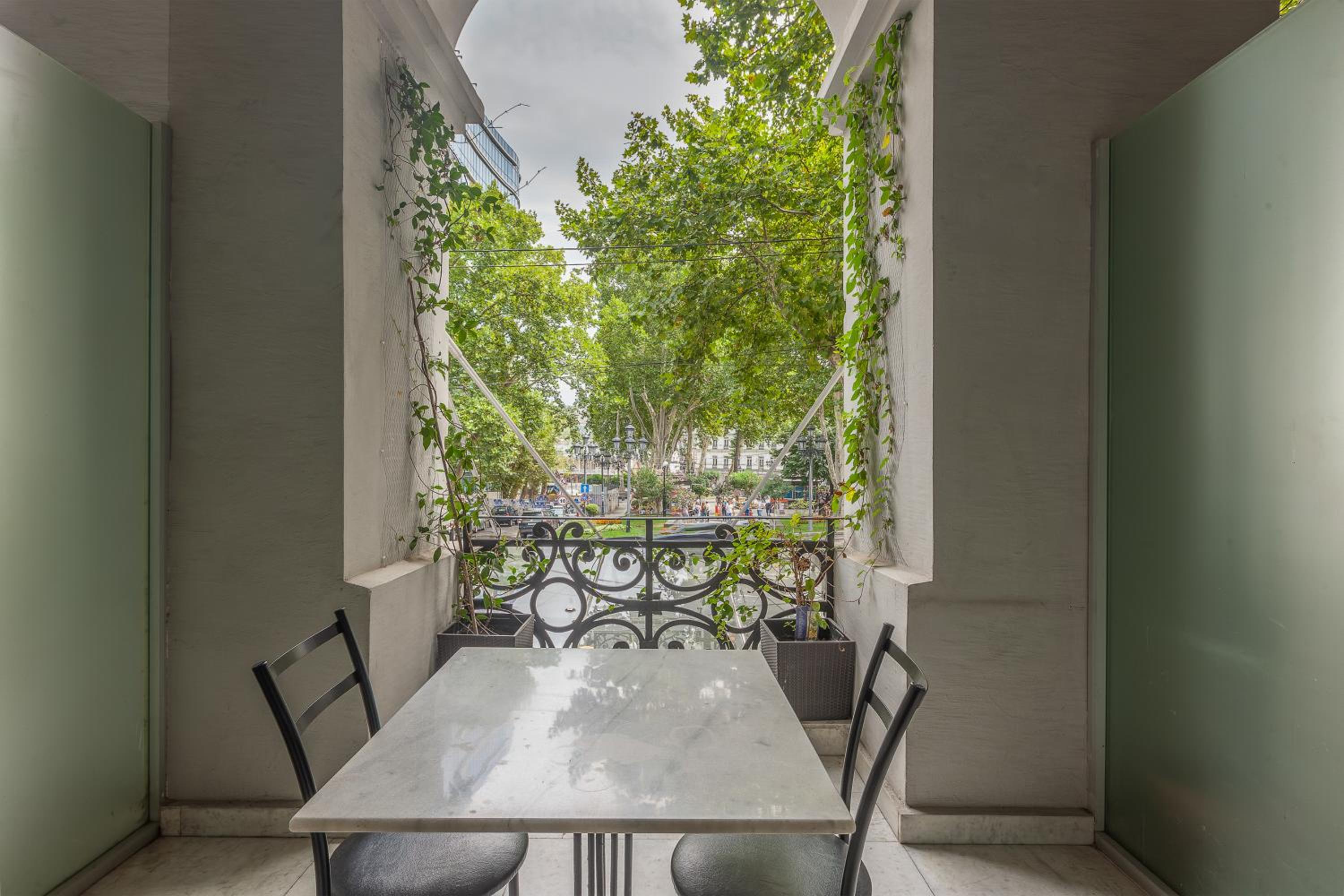 Deluxe Double Room with Balcony photo 2