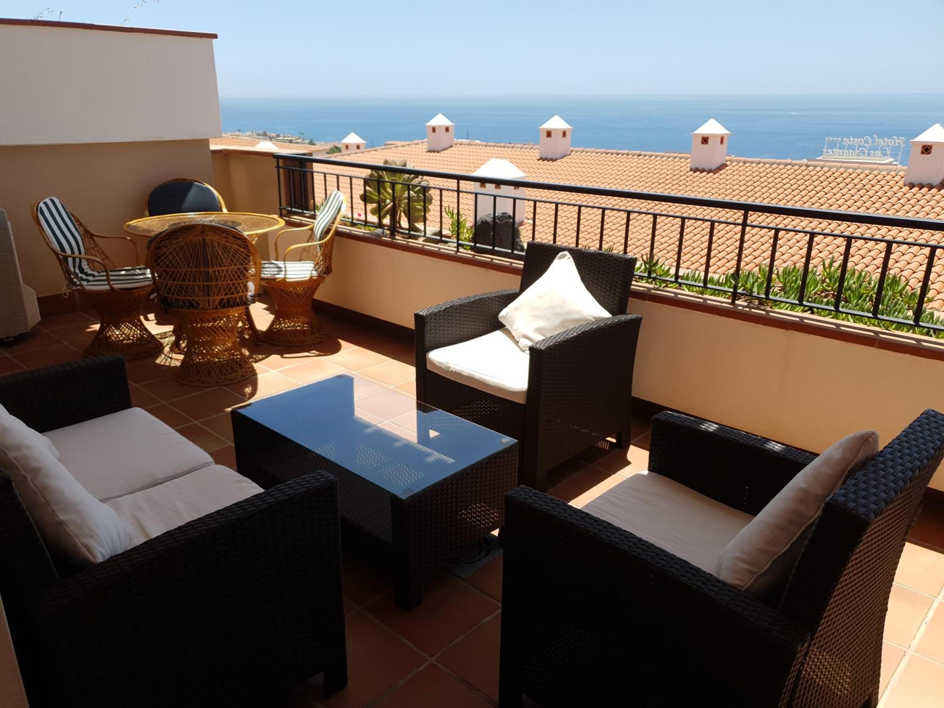 One-Bedroom Apartment with Sea View - Photo 4