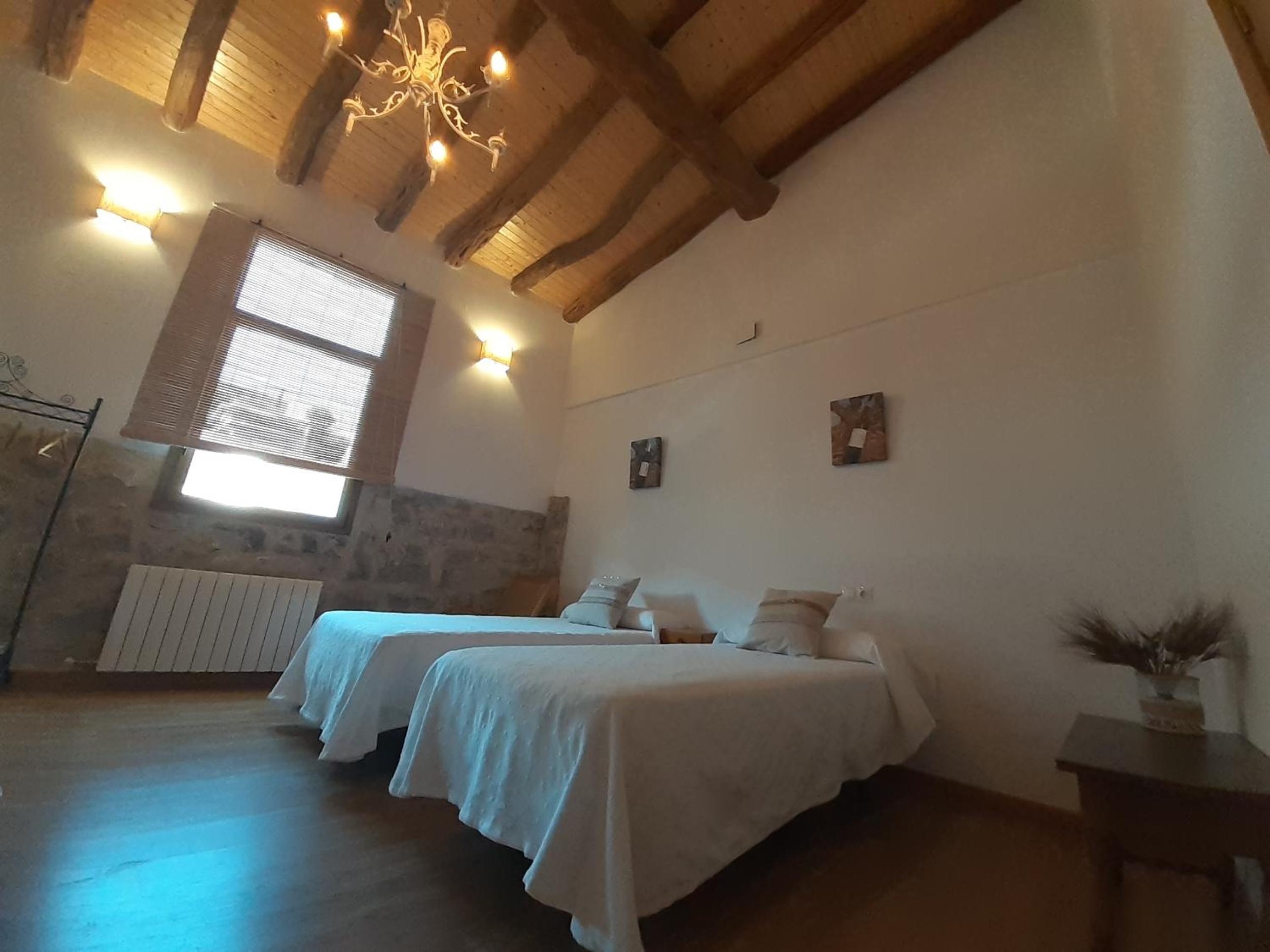 Deluxe Quadruple Room - Photo 10