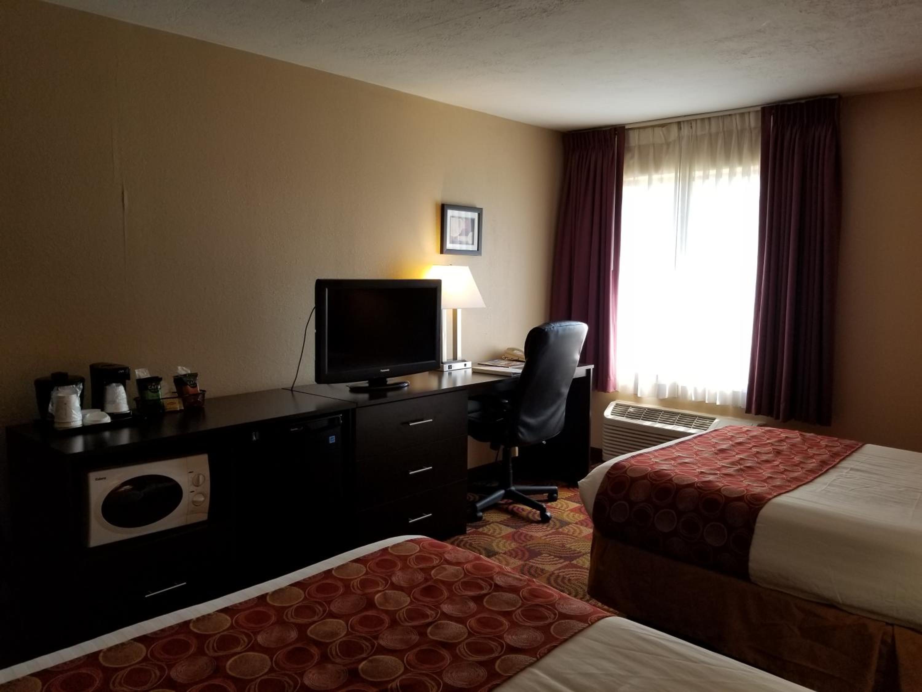 Double Room with Two Double Beds - Non-Smoking - Photo 4