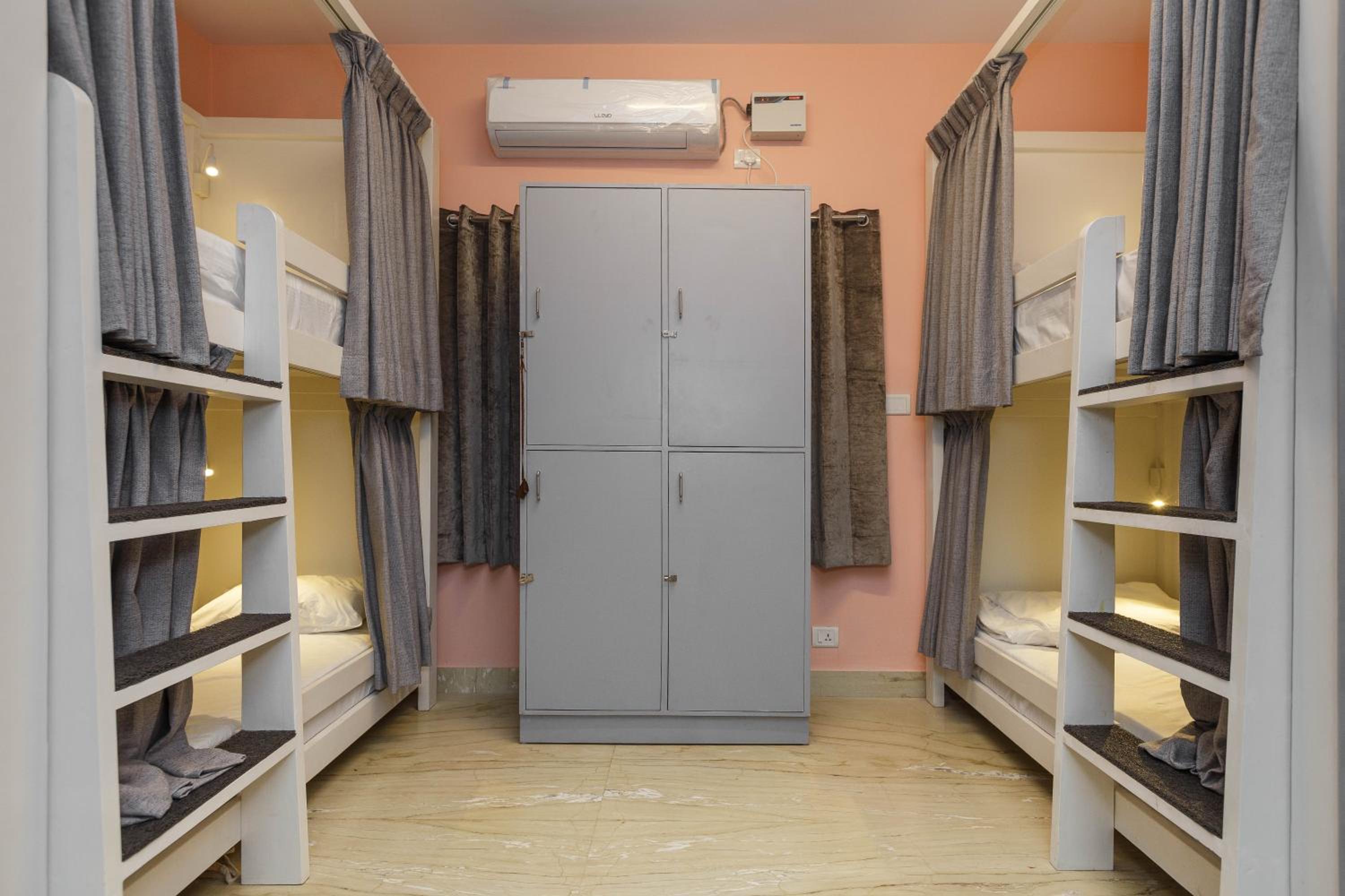 Bed in 8-Bed Dormitory Room photo 2