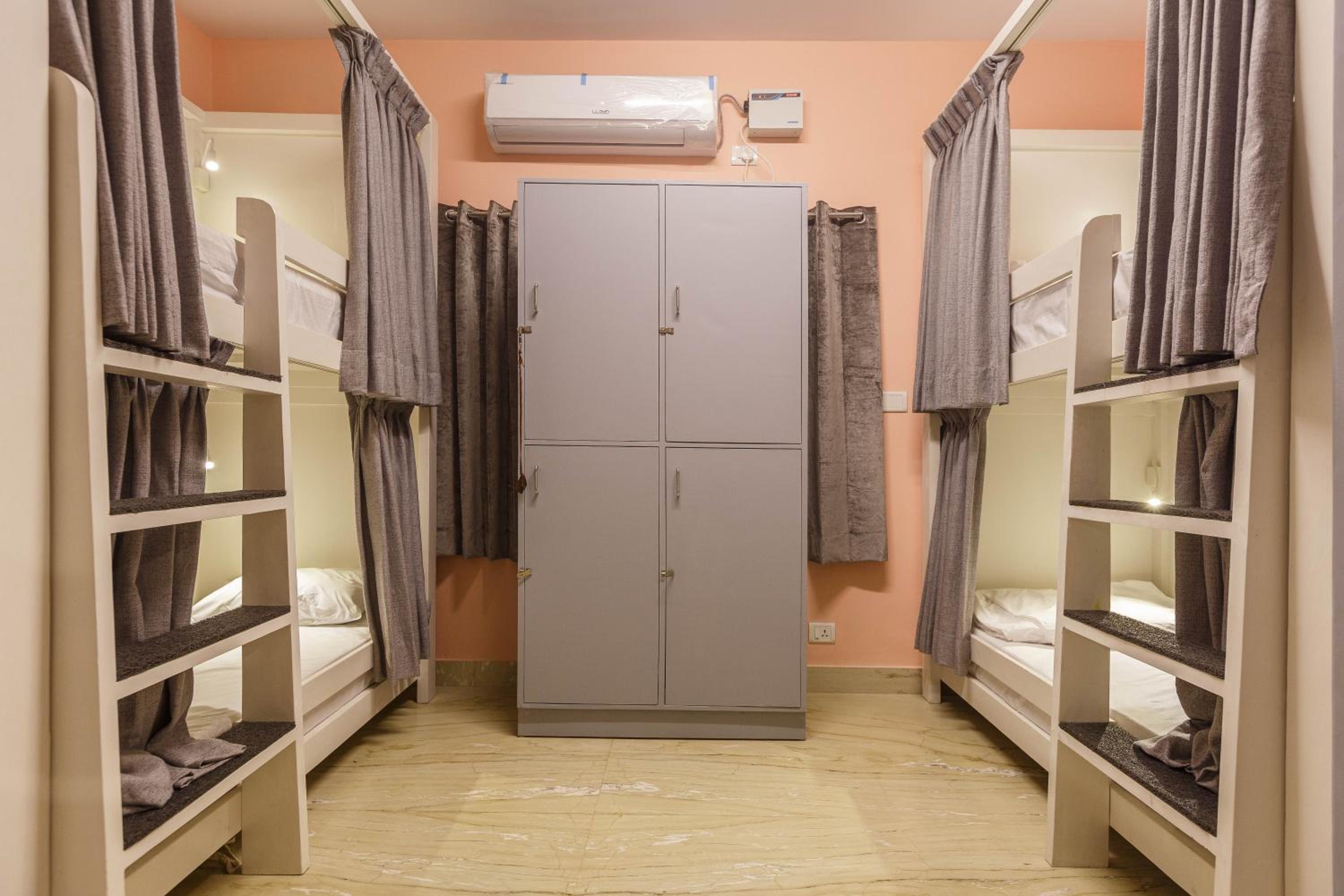 Bed in 8-Bed Dormitory Room photo 1