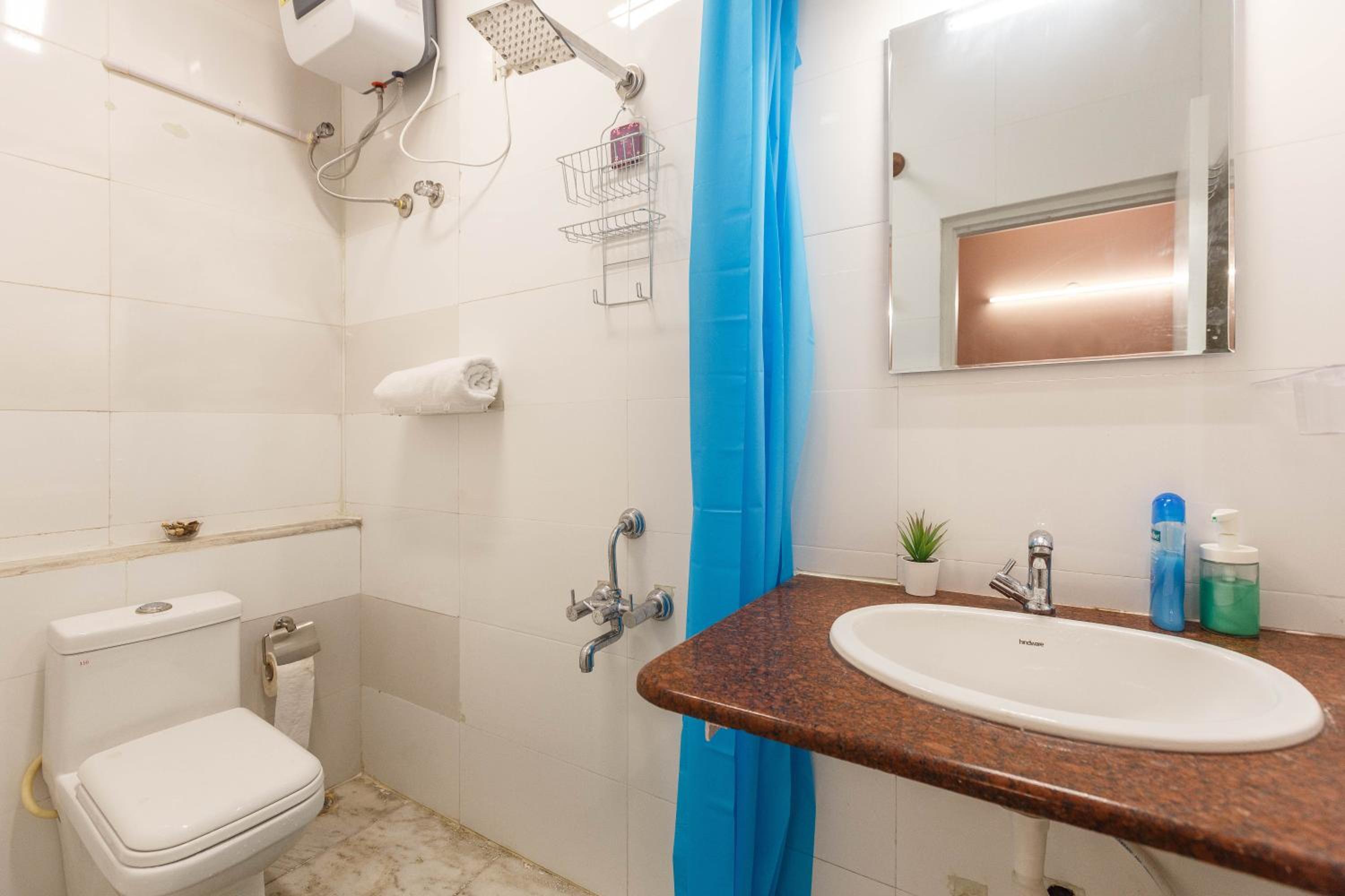 Deluxe Double Room with Shower photo 2