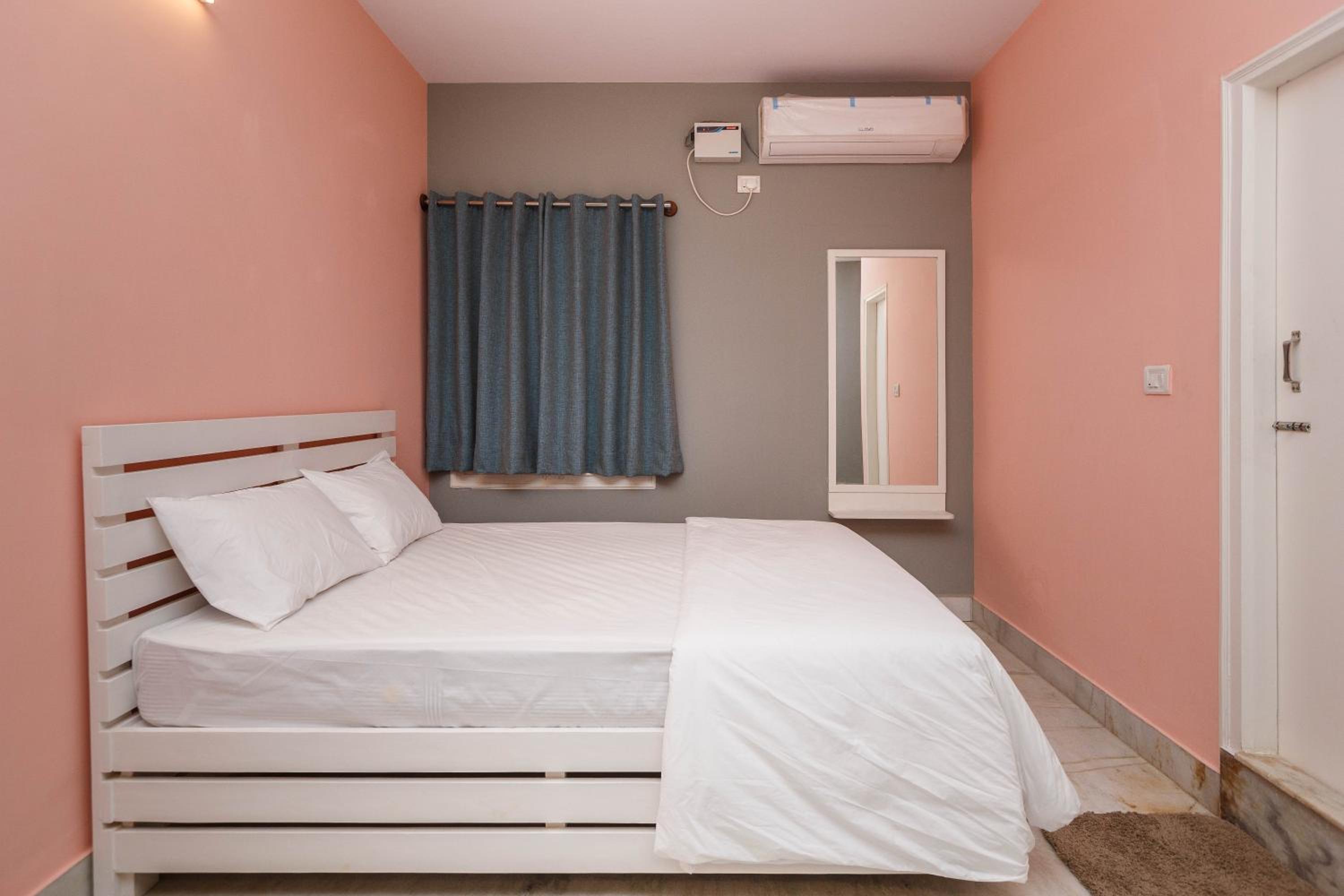 Deluxe Double Room with Shower photo 3