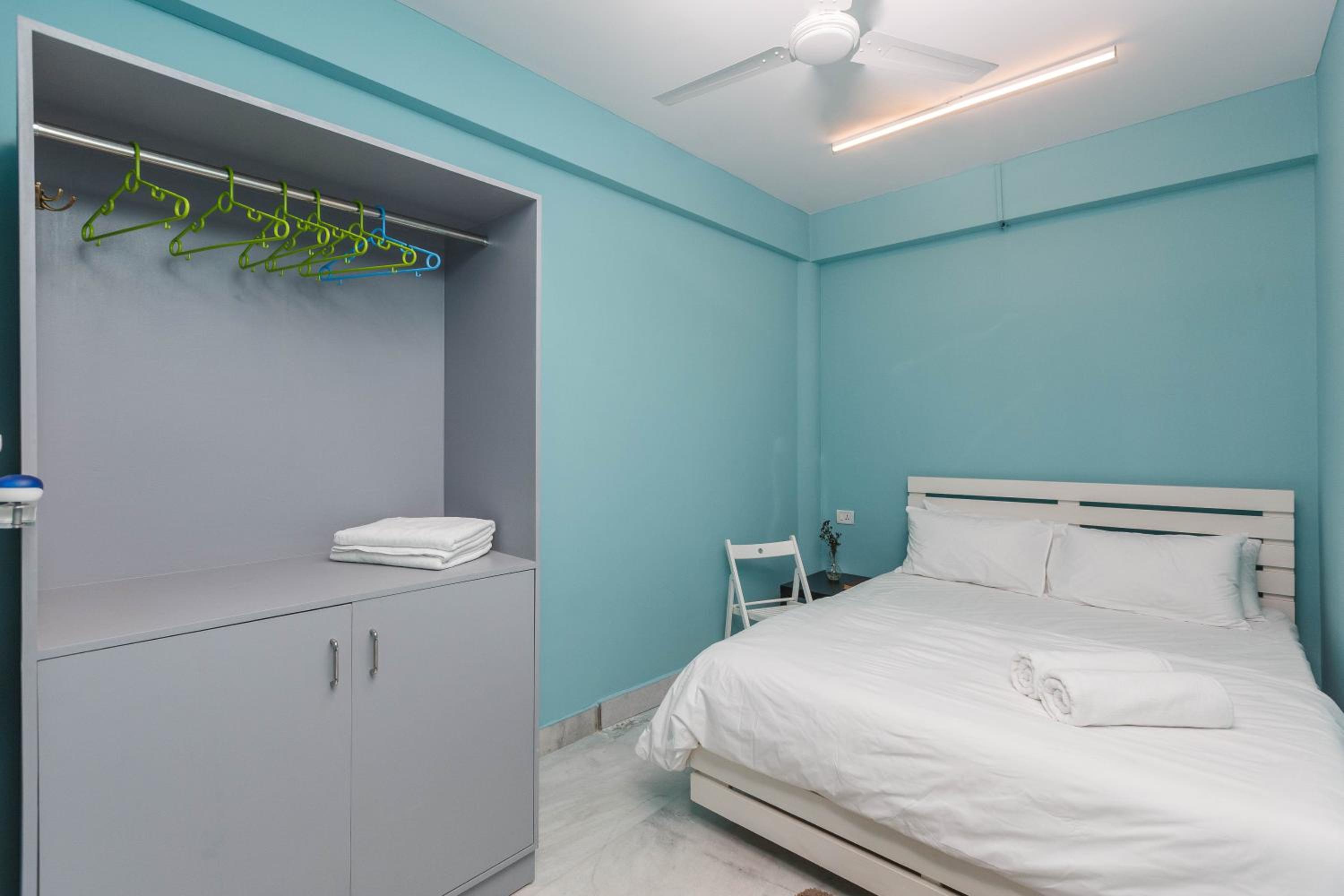 Large Double Room - Photo 5