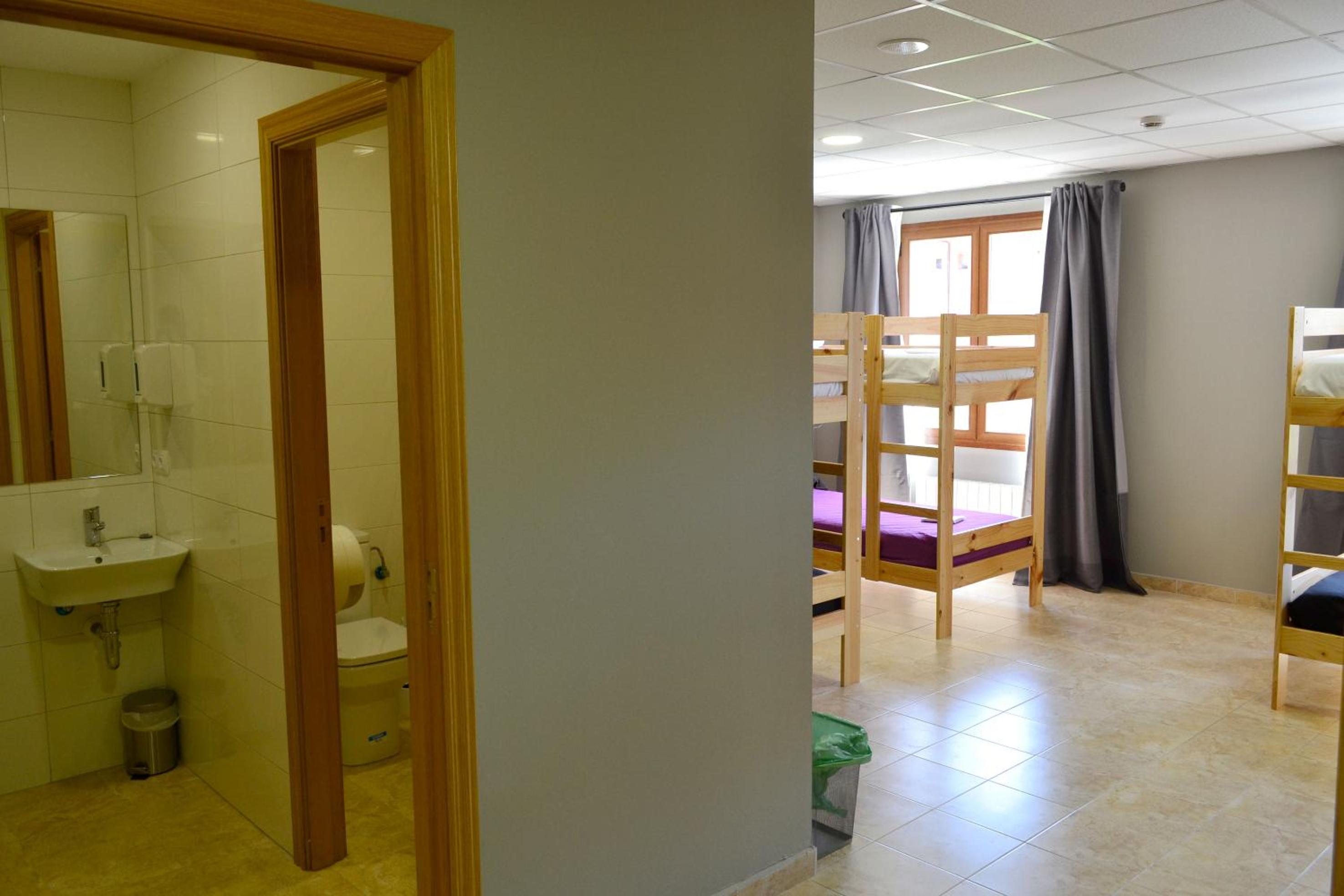 Bunk Bed in Female Dormitory Room   photo 3