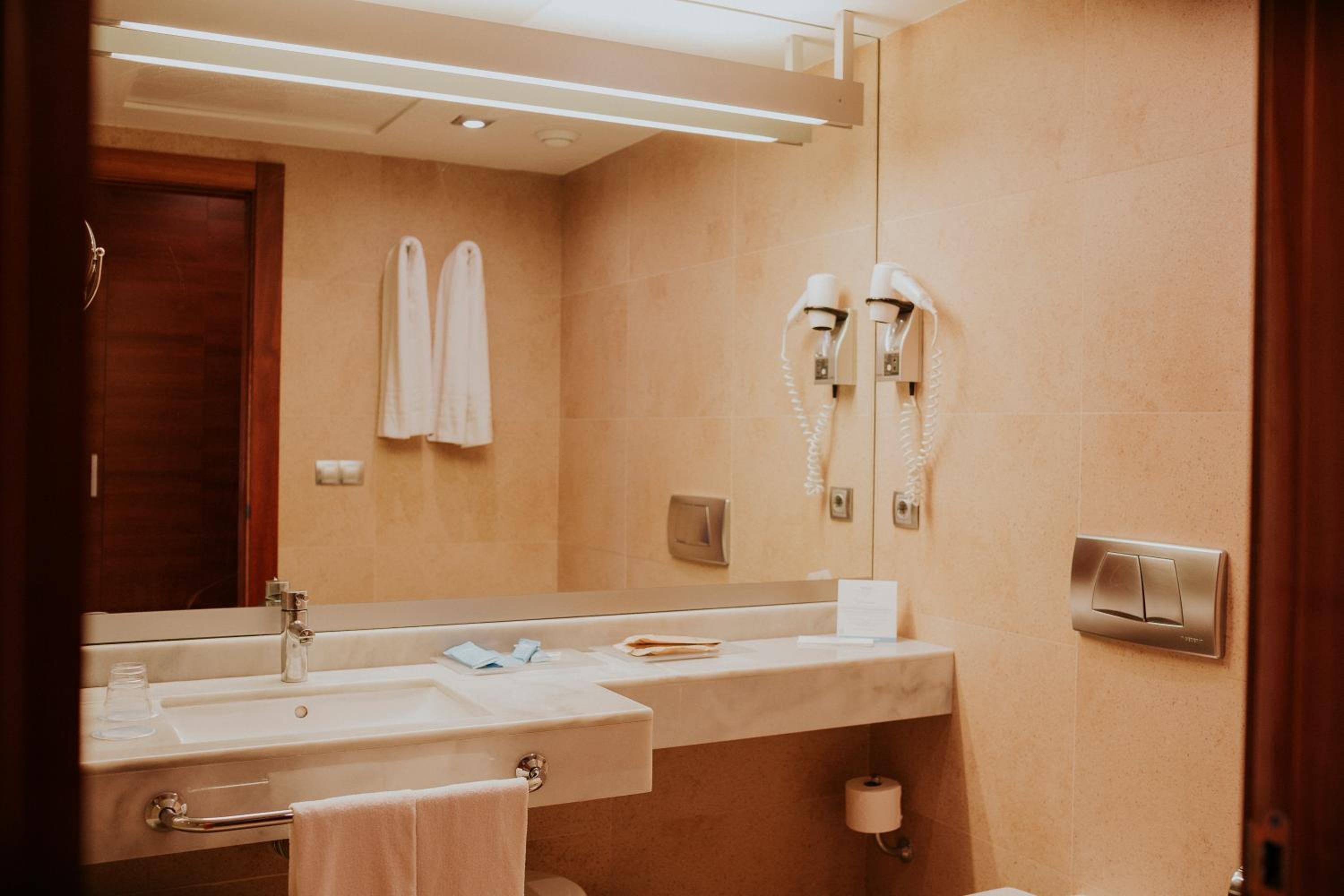 Quadruple Room (2 Adults + 2 Children) photo 2