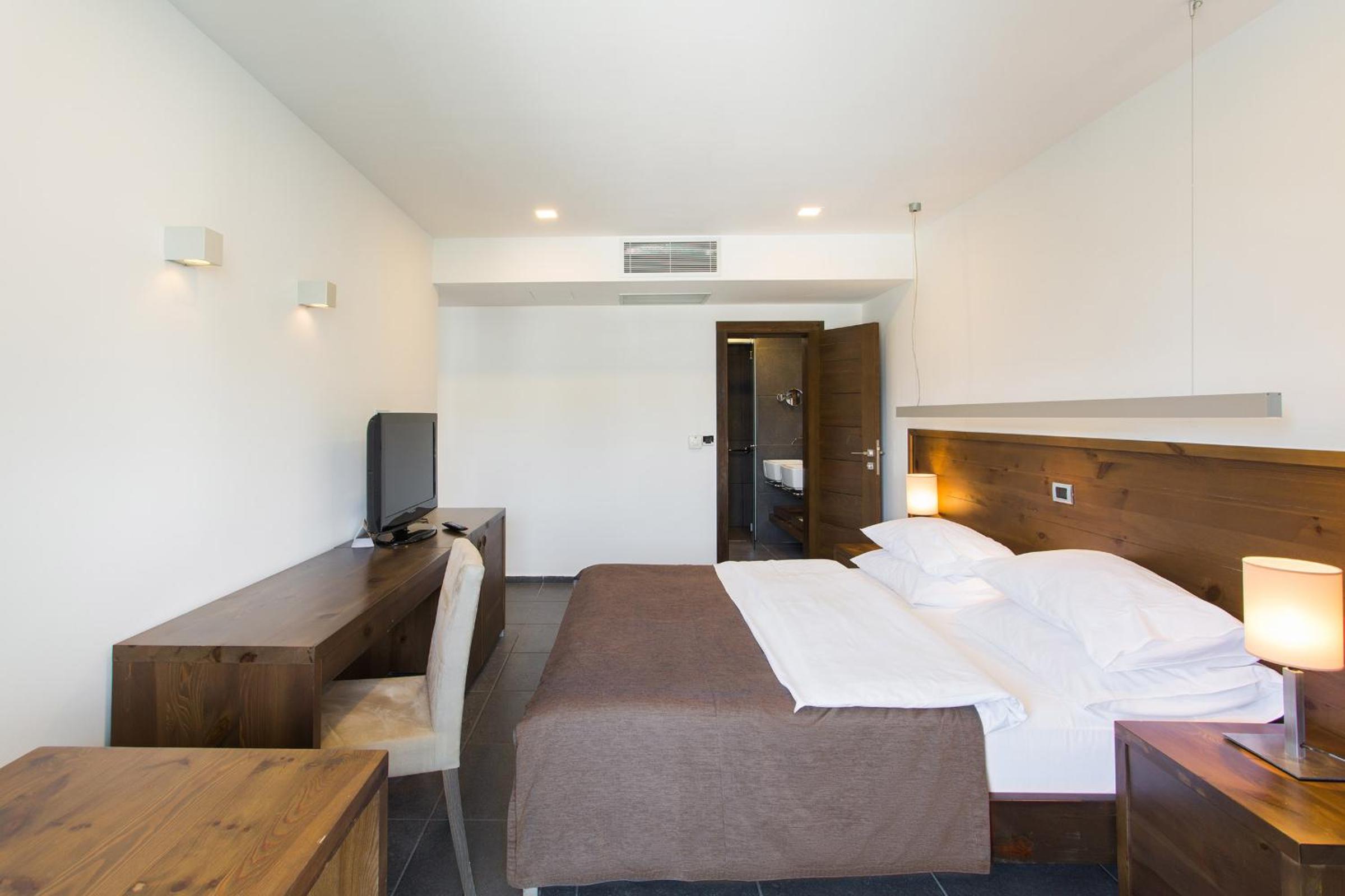 Superior Double Room - Photo 7