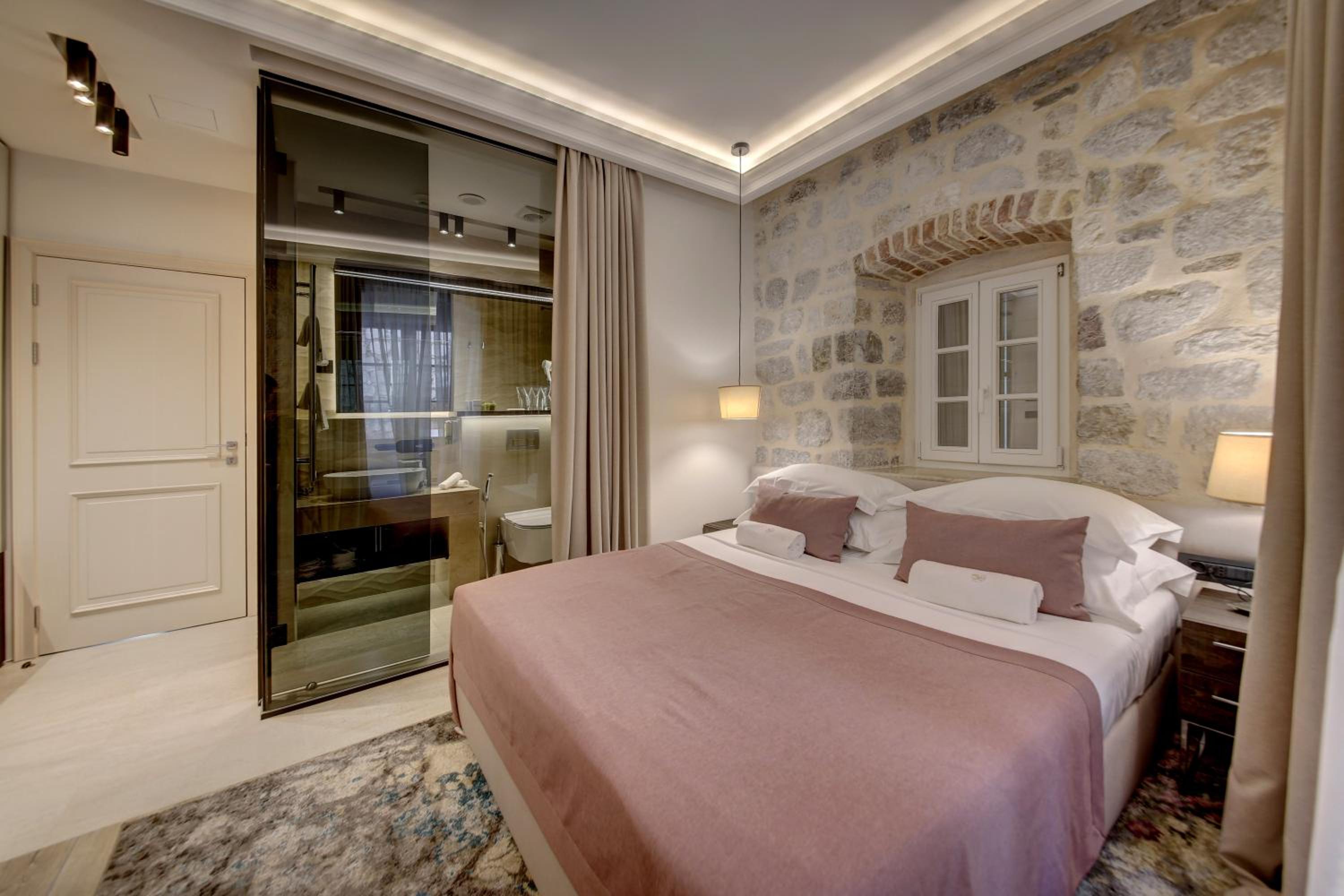 Standard Double Room - Photo 4