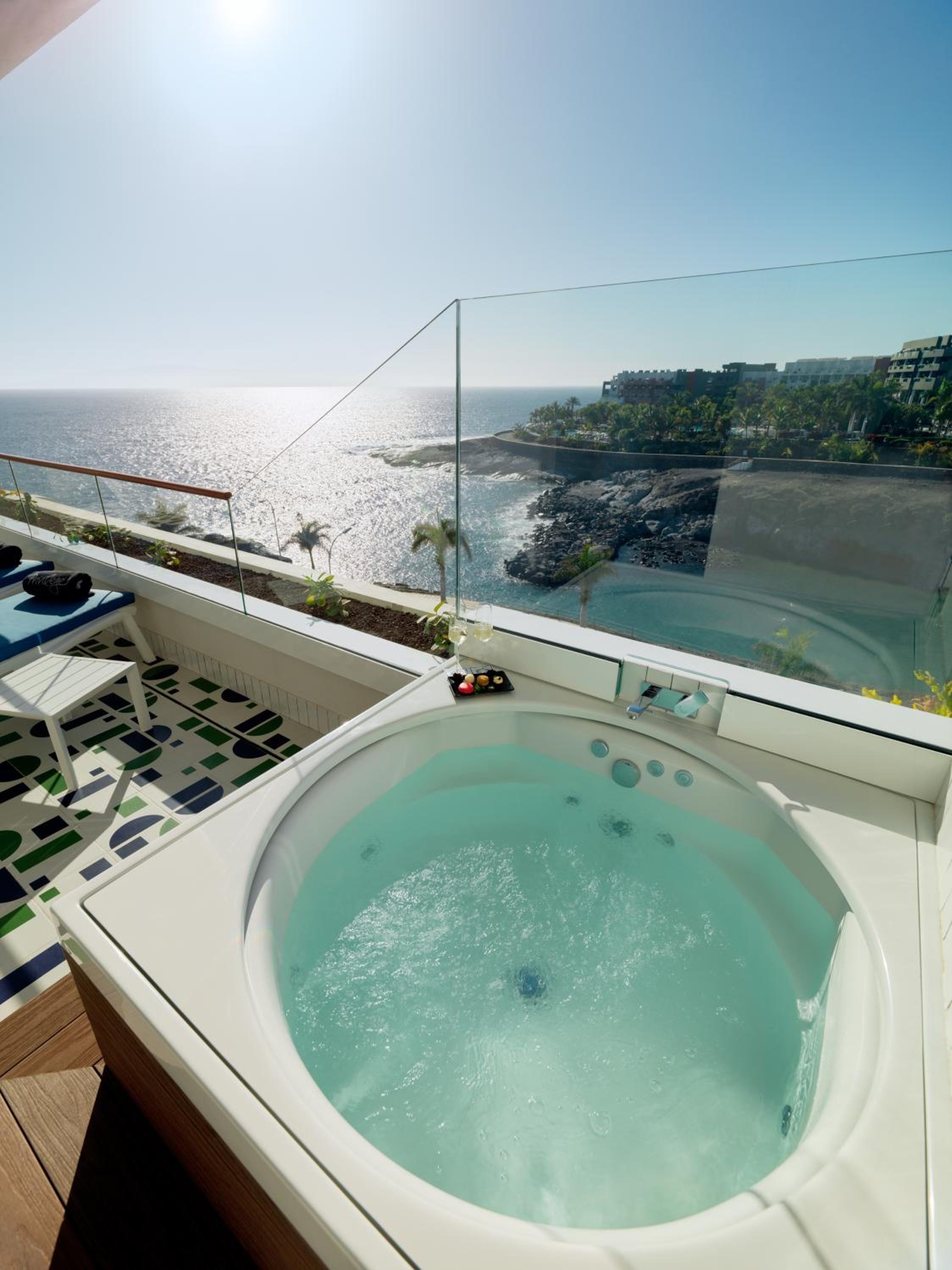 Suite Privilege (1 Adult + 2 Children)