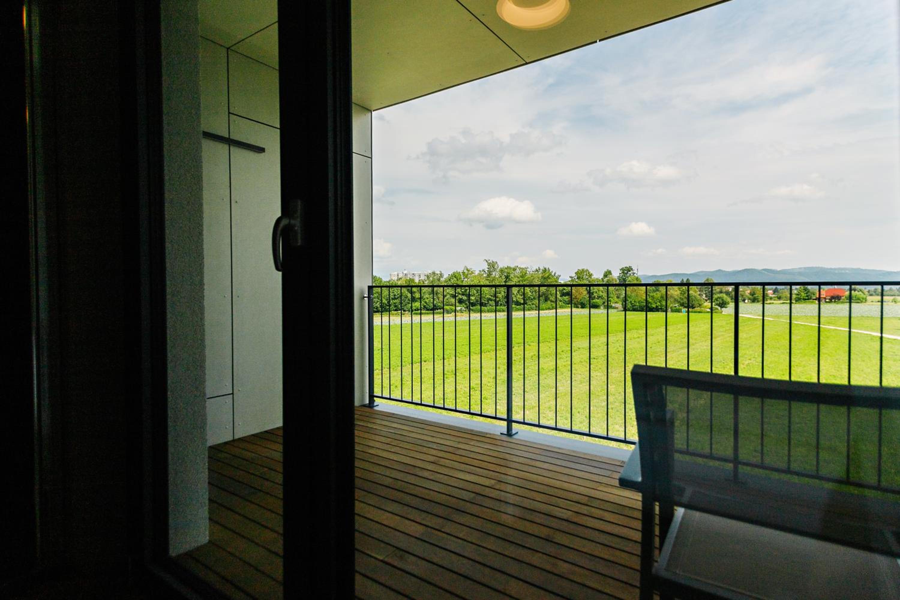 Deluxe Double or Twin with Park View - Photo 3