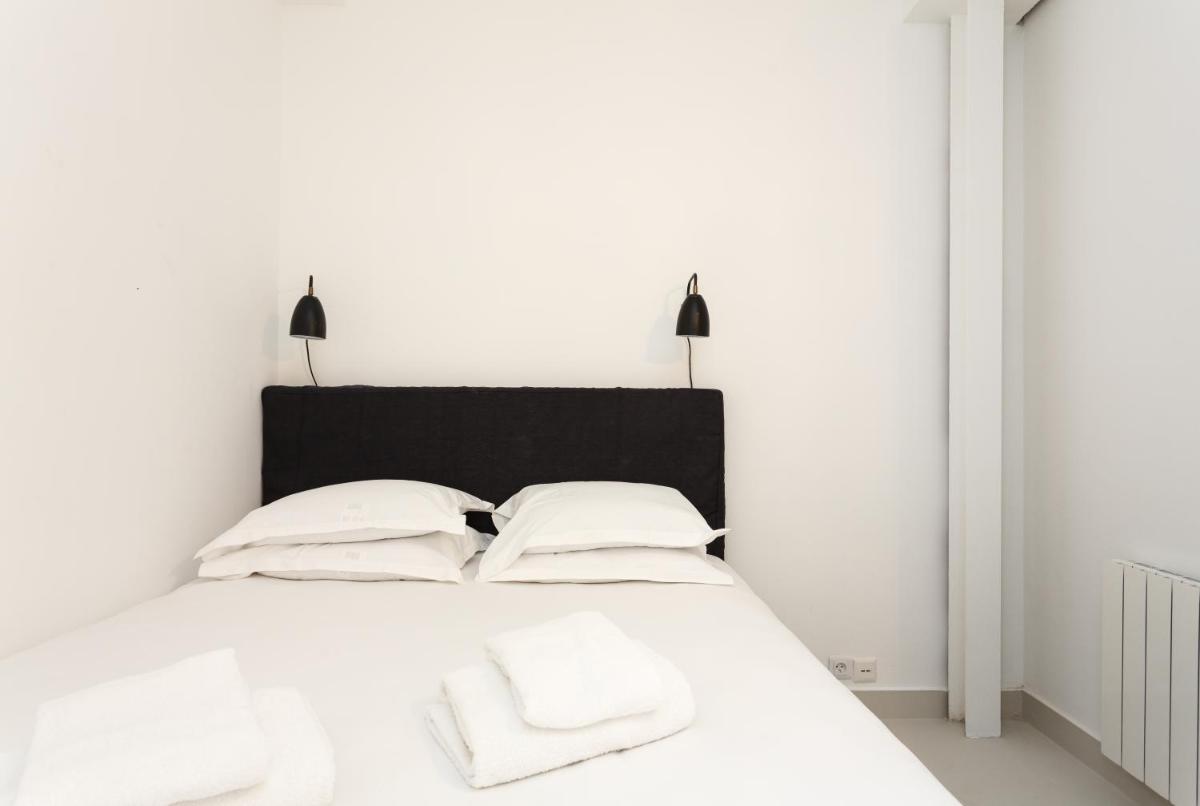 Studio Apartment photo 2