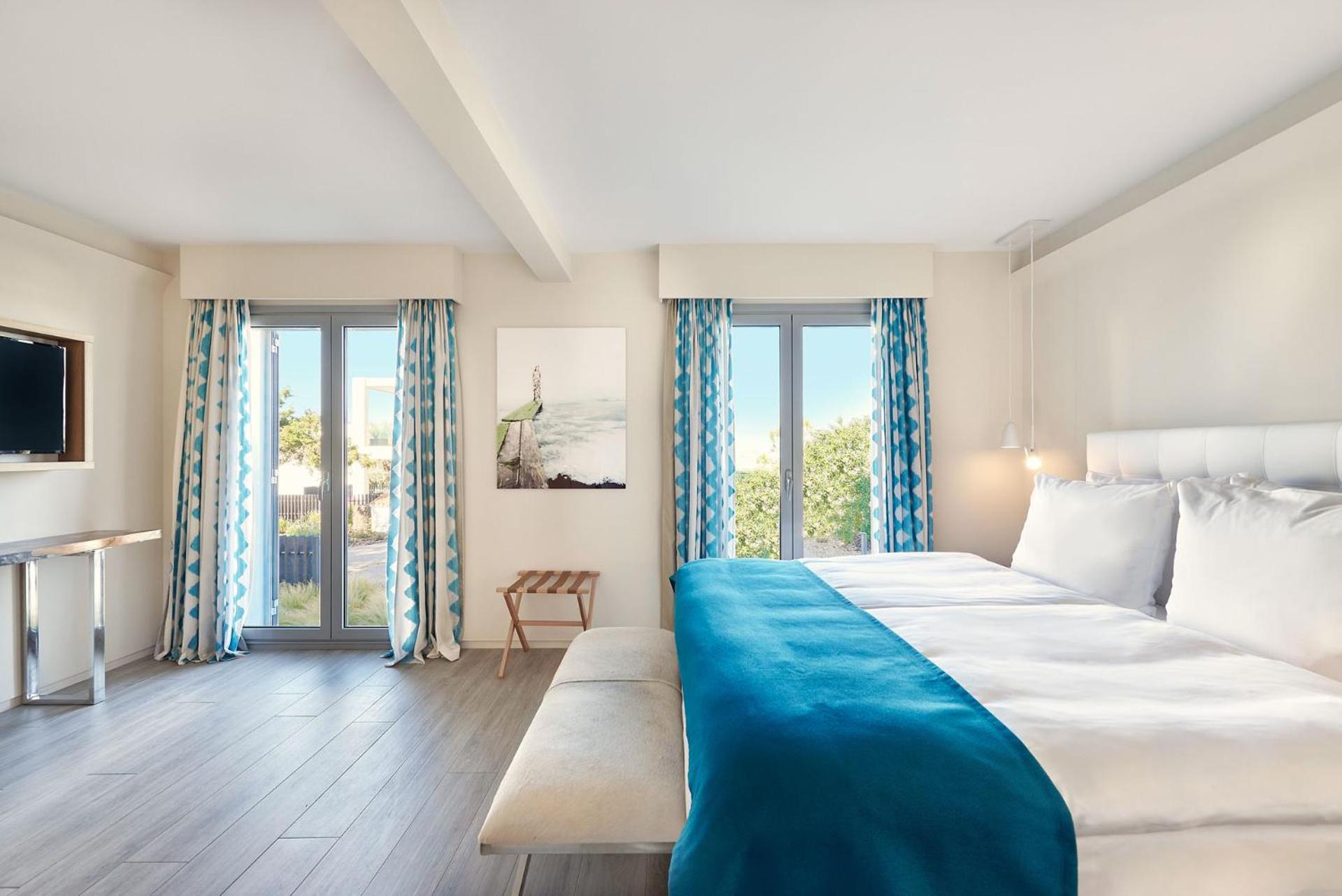 Suite de dos habitaciones con piscina en el jardín