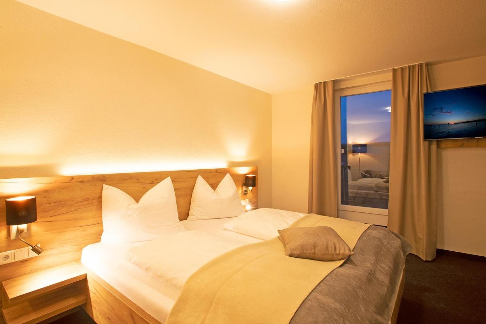 Double Room with Balcony (3 Adults) - Photo 1