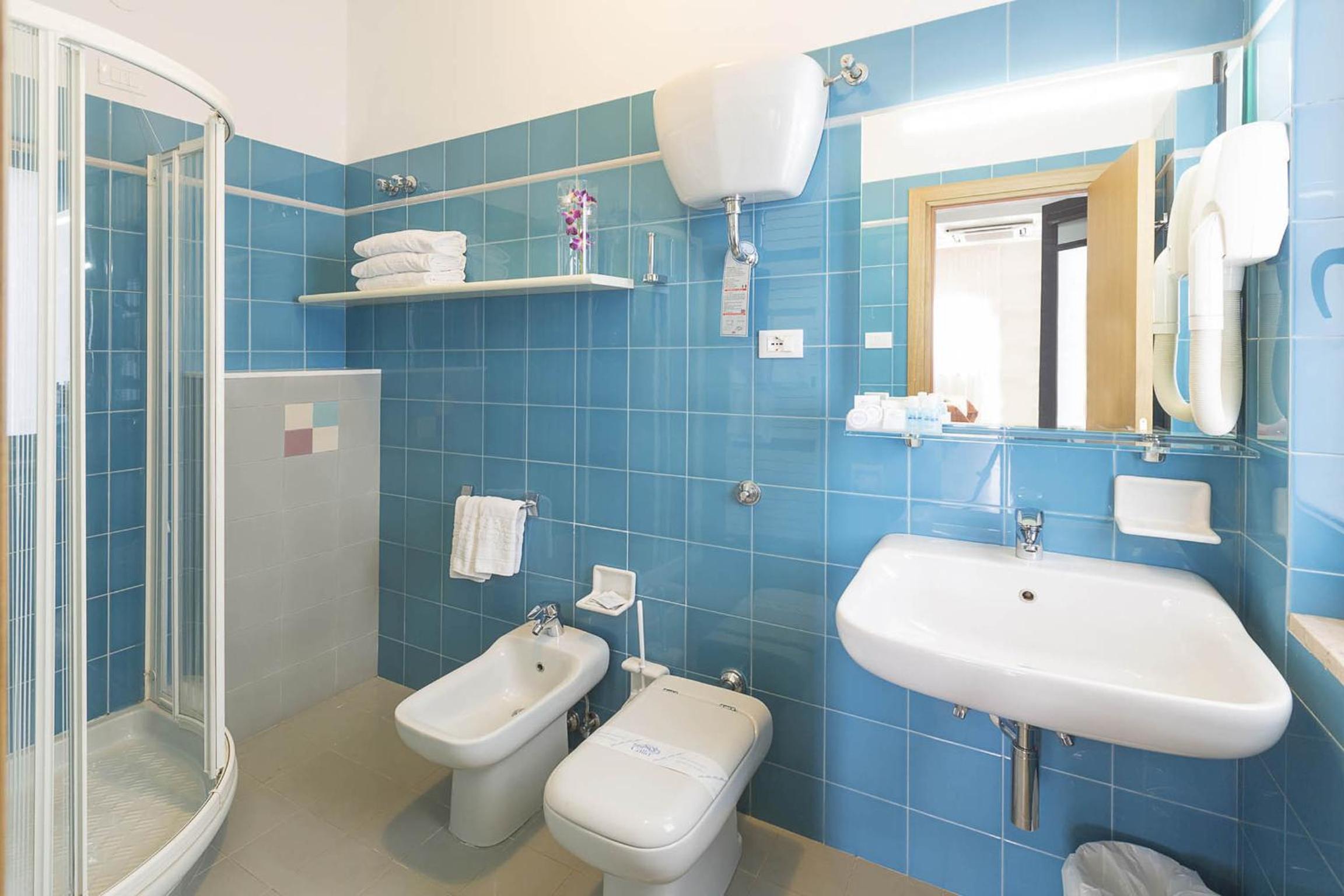 Triple Room with Lateral Sea View - Photo 5
