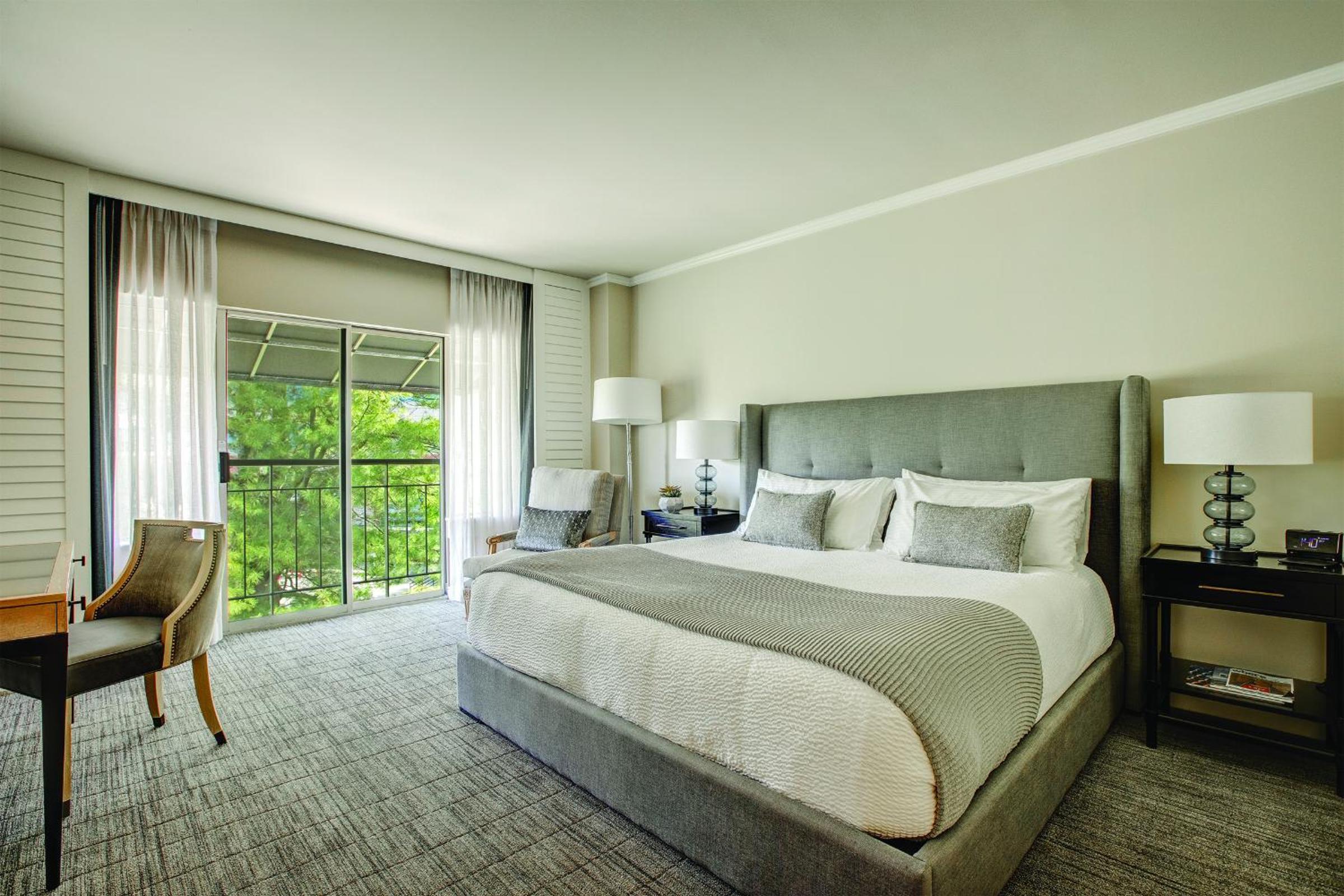 Standard King Room photo 2