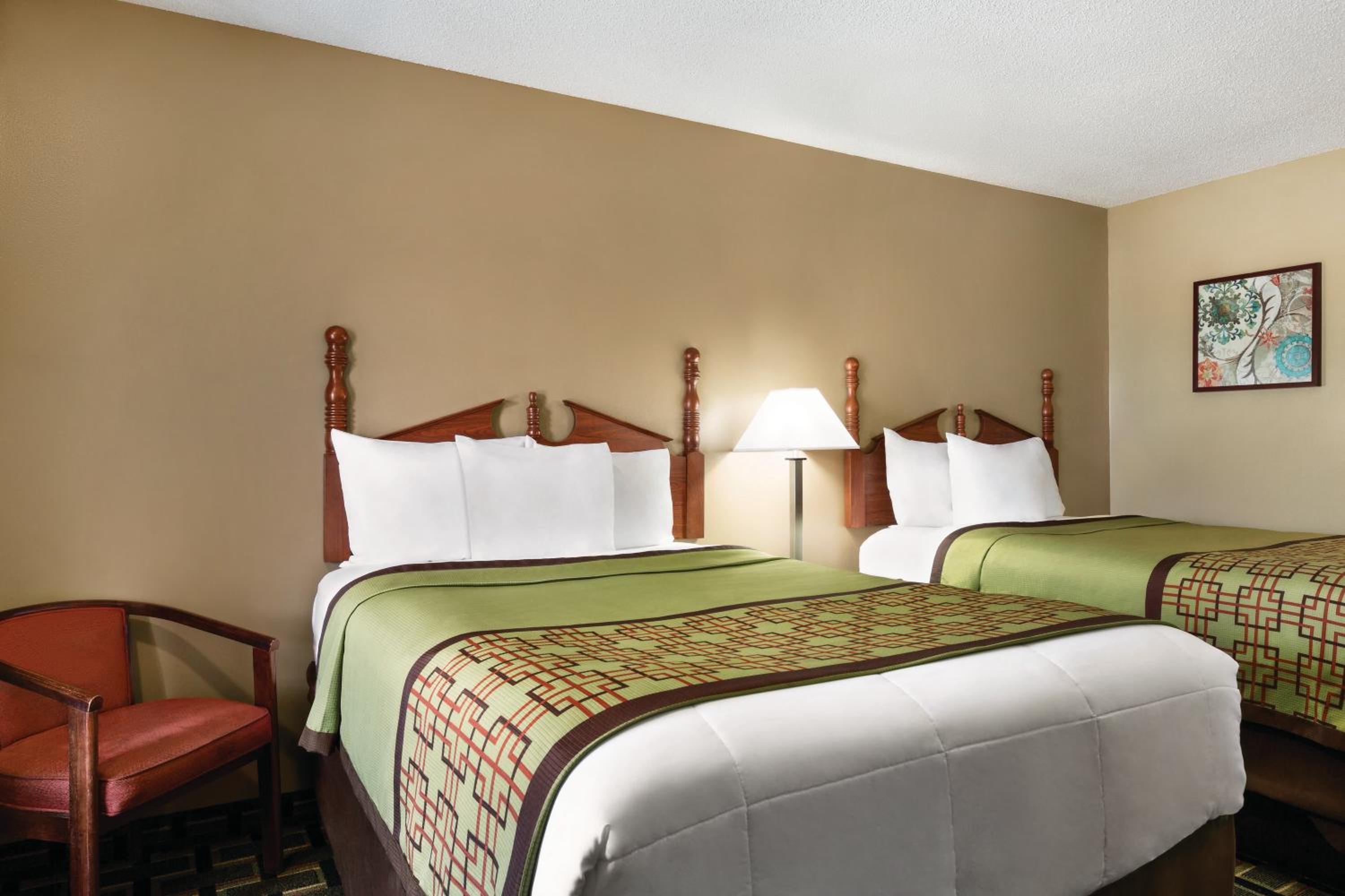 Double Room with Two Double Beds - Non-Smoking - Photo 1