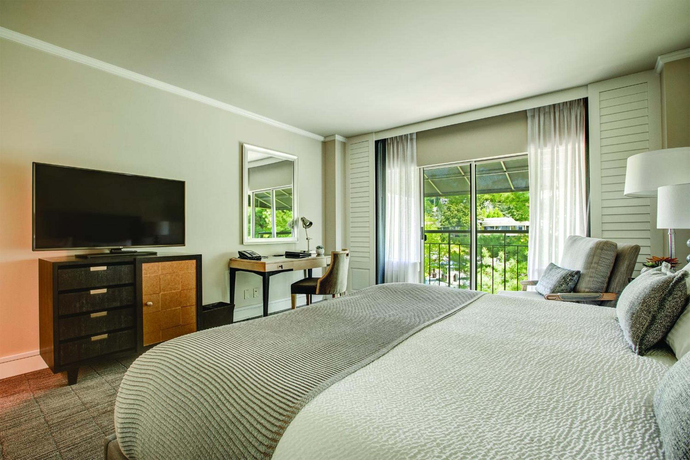 Standard King Room photo 1