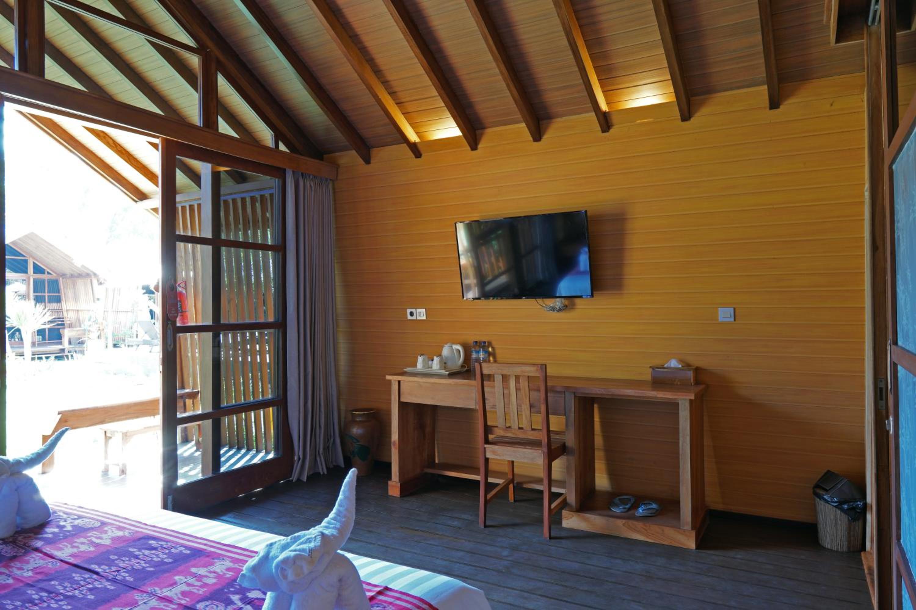 Bungalow Twin with Pool View - Photo 1