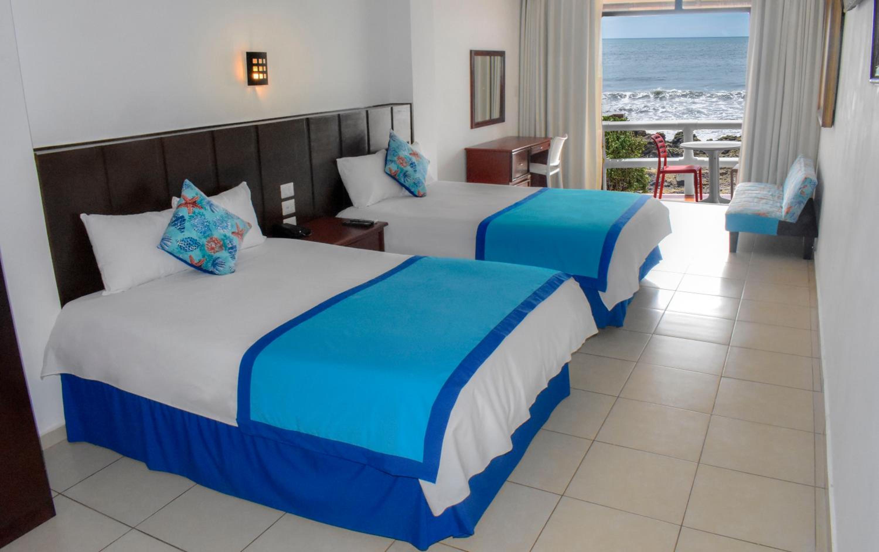Family Room with Sea View photo 3
